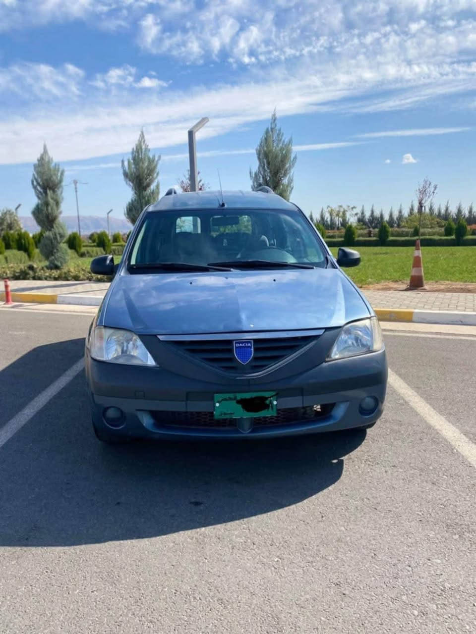 رینۆی (DACIA) مۆدیل (2010) گیر و مەکینەی کارەبایی هەموو گیانی ئیش دەکات
سە یارە کە بۆیاخی نییە ١٧٠ هه زار رۆژتەوە لۆک لۆک کە 
گیر و مەکینەی رینۆی سومبولە بيلاده گیر تۆماتیک جوار تایە و ویلی خاوینی لە 
ژیرە بەشەرتی تەحویل هه موگیانی بە شەرت
نرخی ٣٧ گەڵا
ژم ***********
