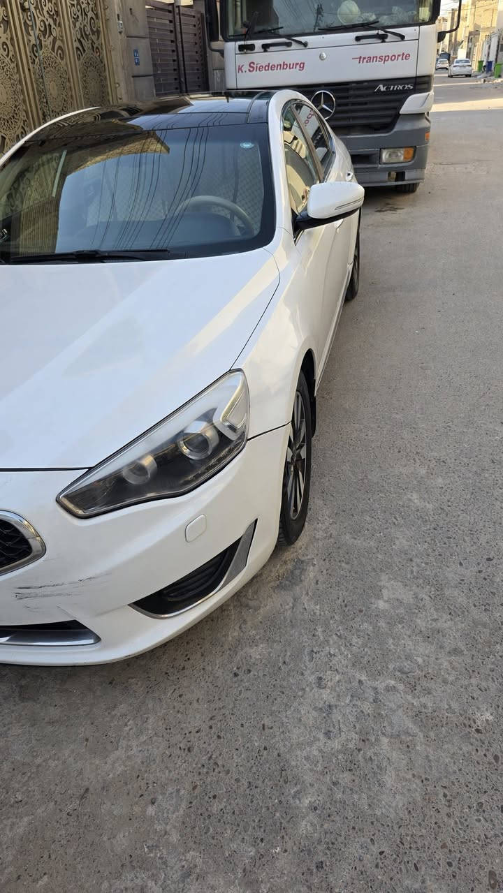 سلام عليكم
كادينزا موديل 15 خليجي فول vip الداخل بيجي 
ماشية ١٩٣ بيها مكانين بارد فقط 
سيارة كاملة وجاهزة من كولشي ومسوي ادامة 
تخم تاير باتري منظومة تبريد صدر امامي خلفي 
سيارة اربيل وبااسمي تحويل ثاني يوم 
السعر ١٤٠ وبيها مجال 
***********
