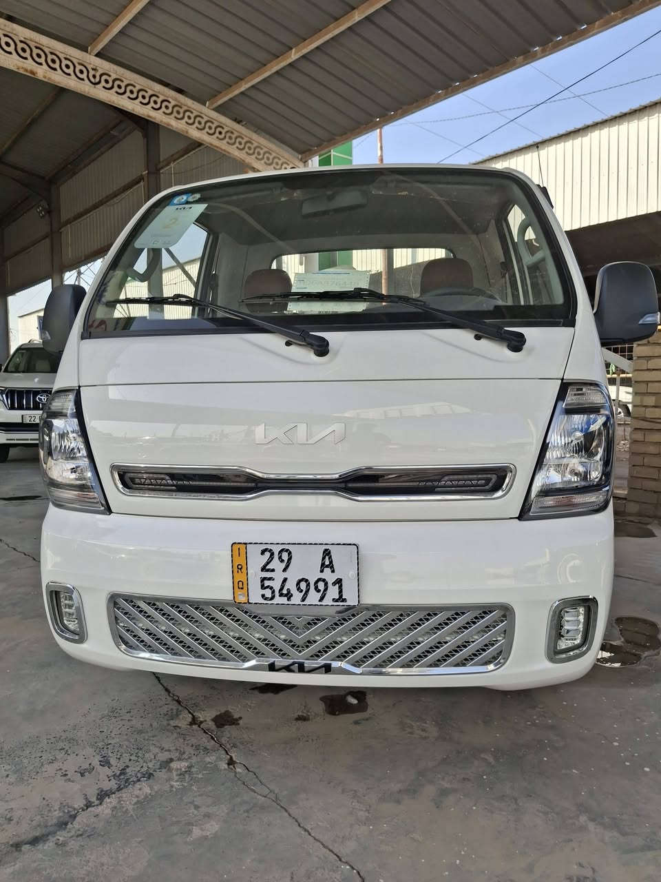 🔥
🚛 كيا 2700 ديزل موديل 2026 🇰🇷
وارد كوريا الأصلية 
✨ كسر زيرو – ممشى 8000
💎 مواصفات عملية وتجهيزات مميزة: ✅ محرك ديزل اقتصادي وقوي
✅ غيار عادي 5 سرعات
✅ شاشة كبيرة تعمل باللمس
✅ بلوتوث وربط الهاتف
✅ كاميرا خلفية
✅ تحكم كامل بالمقود مع الرد على المكالمات
✅ شاشة معلومات رقمية بين العدادات
✅ مرايا كهربائية مع طي كهربائي وتدفئة
✅ مكيف حامي / بارد
✅ شبابيك كهربائية
✅ قفل مركزي
✅ كشافات ضباب
✅ غمازات على المرايا
✅ مساحة تخزين خلف المقاعد
✅ مسند وسطي يتحول إلى مقعد ثالث
🚗 سيارة جاهزة للعمل فورًا...
📍 العنوان: واسط الزبيديه 
🏢 معرض المختار للتجاره السيارات 
📞 للتواصل: ***********
🚨 لا تضيع الفرصة!
💬 السعر 179وبيها مجال قليل 
#كيا2700 #كيا_ديزل #كيا2026 #وارد_كوريا #كسر_زيرو #سيارات_للبيع #حمص #سوريا #مكتب_الميلاد_لتجارة_السيارات #ديزل #ادخال_جديد
