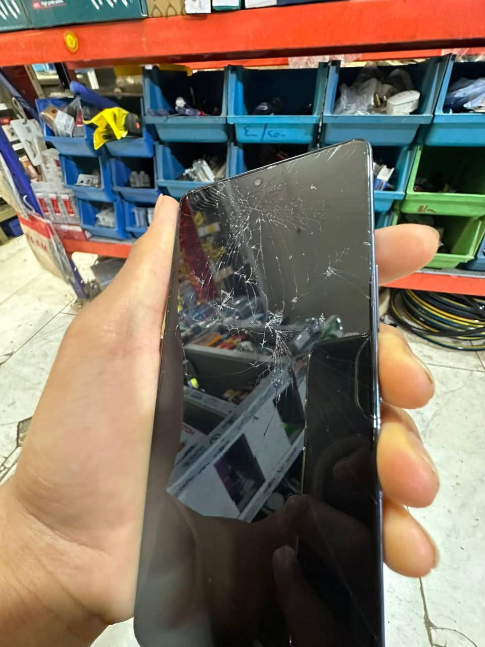 📱 Infinix GT 20 Pro – 256GB
💾 RAM 24GB
⚡ معالج Dimensity 8200 Ultimate
🖥️ شاشة AMOLED 144Hz

✅ الجهاز نظيف 
🔌 بدون شاحن
❌ ما بيه مشاكل
📱ماعدا الكسر الي بل شاشة ممئثر على اي شي لعب استخدام لمس كلش طبيعي
💰 السعر: قيم واخذ

📞 للاستفار ***********واتساب 
العنوان: بغداد سيديه
