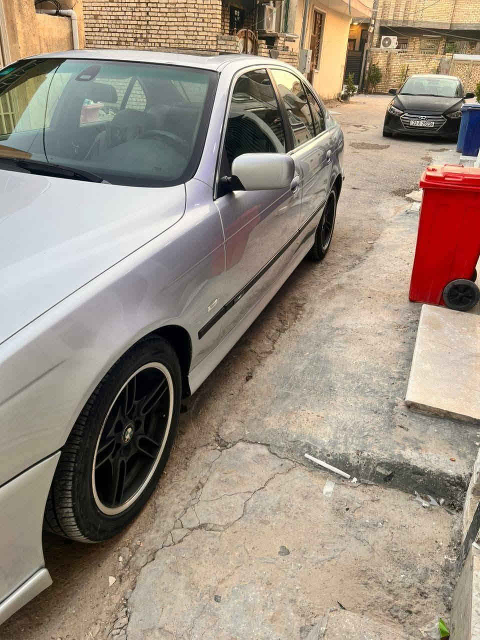بي ام صقر موديل ٩٨
محرك ٨ سلندر حجم ٣٥ اصل مواصفات
 ويل m دعاميات m لايت زينون كشنات كهرباء برده كهرباء مري شفط ستيرن كهرباء شاشه سلايد جام مصبوغه عام رقم انكليزي وهزه وسنويه جديده بسمي السياره 
رقم صاحب سيارة ٠ ***********
مكاني بغداد  الجديده بغداد, العراق

نص مكتوب في الصور:
- ٦ سبتمبر، ٢٠٢٦ ١٨:٣٨