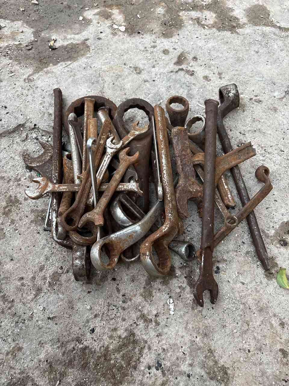 عدة • ٣٠٠قطعة • بغداد