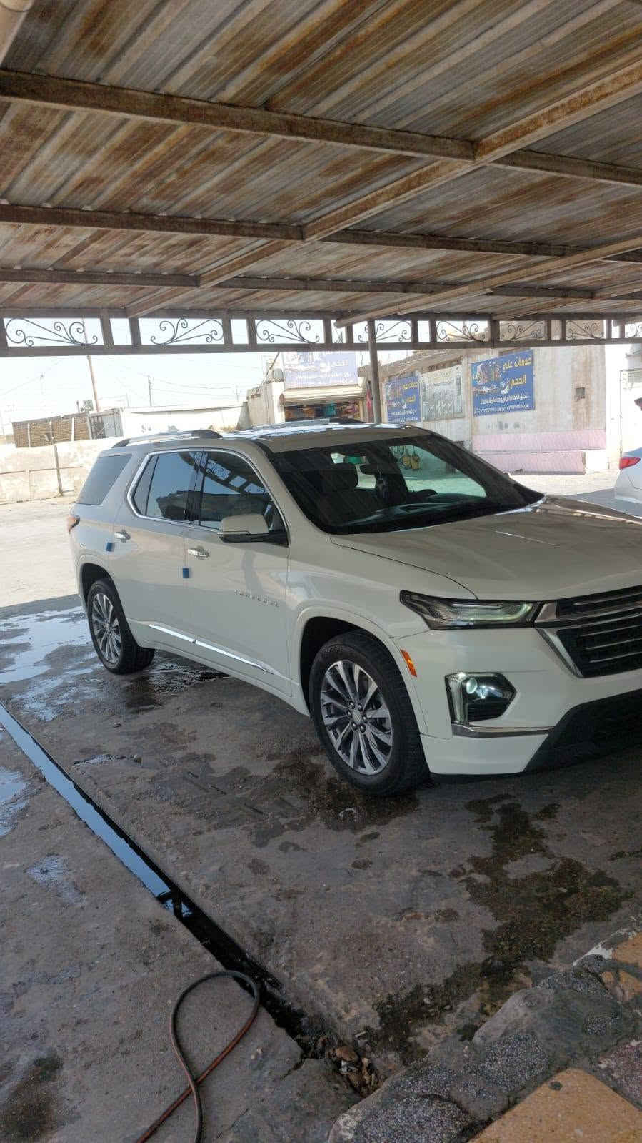 ترافرس موديل 2023، فئة بريمير، فووول مواصفات
لون أبيض صدفي، ماشية 108km 
سيارة حرة، مرقمة ميسان
 الحادث ورقم الشاصي مرفق بالصور
إضافة للسونار
السعر 250$
***********
