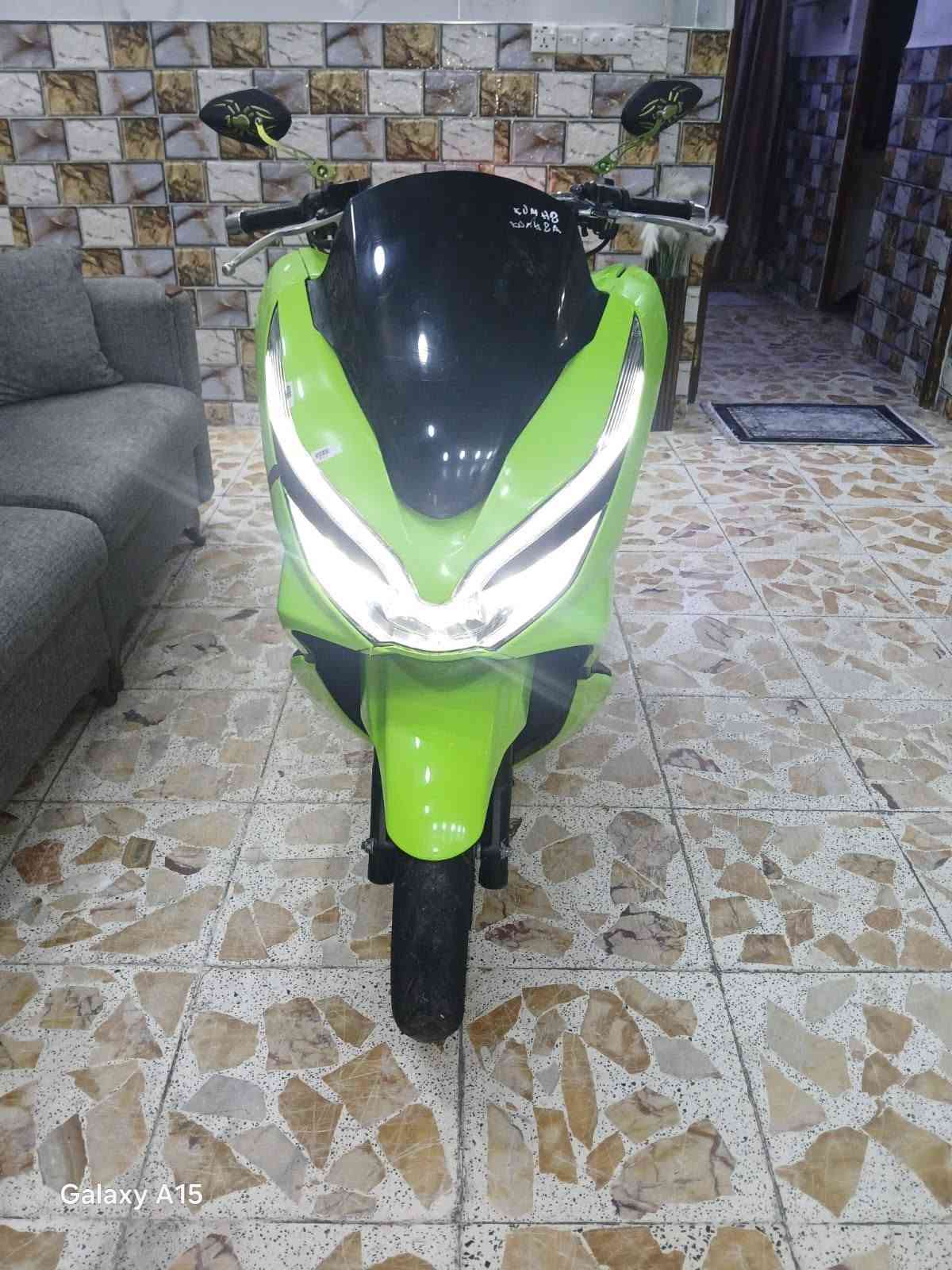 بي سي اكس جيل الثالث ،،،jf
_كفاله_عامه 
#محرك (150) حرف( A )
 دراجة جديده  اصلي 
كفرات شرط بلاديه  شلعه معدل خير من الله 
#حساسات.  شغاله 
#دراجه كامله اي نقص مابيه  أستان كهربائي #الدراجه مكينه لوك    احلا من #الصور مال جناي المكان بغداد الكرخ  

 #رمبه  اي نقص مابيه السعر(مليون 950
#وبيه مجال الاتصل الهاتف ***********

نص مكتوب في الصور:
- Galaxy A15