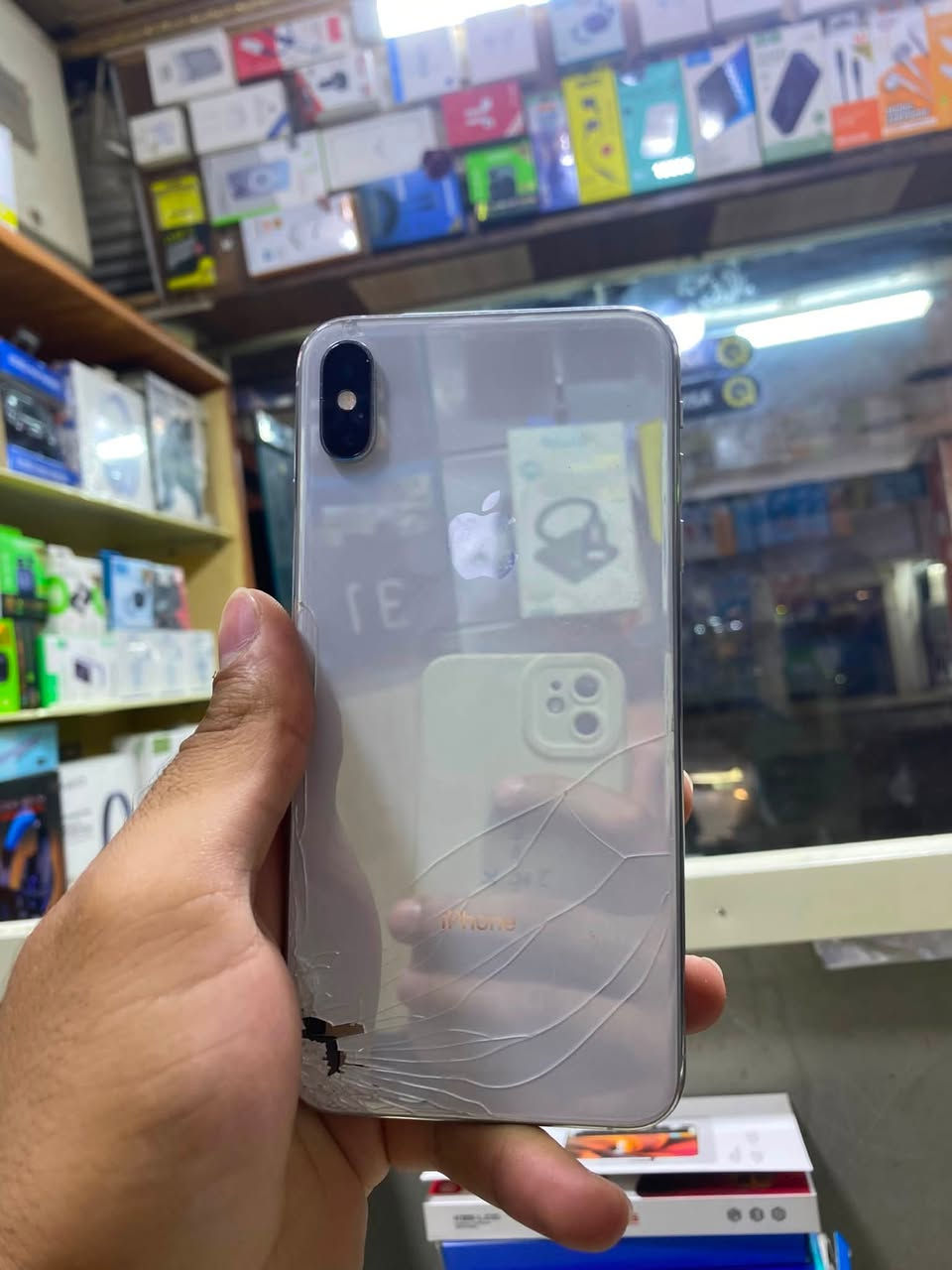 اجهزة مستعملة للبيع
1-ايفون xs max ذاكرة ٢٥٦ بطارية ١٠٠ مستبدلة 🔧والشاشة مستبدلة 🔧 والضهر مفطور مثل ما واضح بصمة وجه شغالة ✅ (السعر ١٥٠ الف)
2-سامسونك a17 ذاكرة 256 عشوائية 8 الجهاز فقط ضهره مفتوح وعلى الضمان ما مستبدل بي اي شي كلش نضيف (السعر 190 الف)

📍موقعنا شارع خجو جوا كوفي ساهو للاستفسار زورونا او على الرقم ***********
