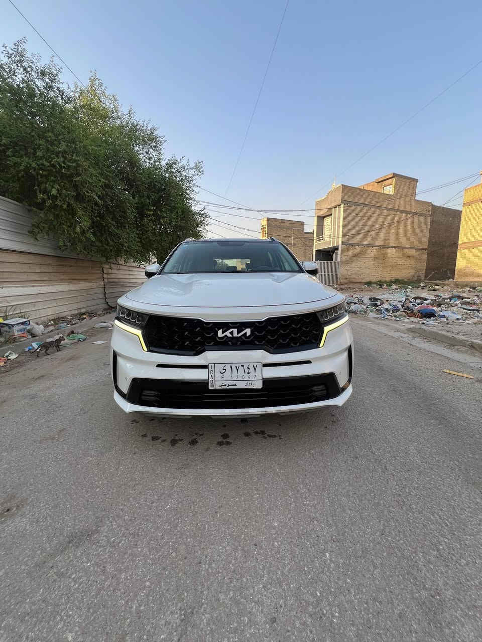 كيا سورينتو للبيع 2023 (4x) فول 
السيارة فول مواصفات 1/1
سعة المحرك: 3.5 لتر 6 سلندر.
طخة صغيرة ومكحلة 
بارد 5اصابع
AWD / 4X4 (دفع رباعي ذكي).
أوضاع قيادة:
Eco
Comfort
Sport
Smart
عدد المقاعد: 7 مقاعد
شاشة كبيرة تدعم 
Apple CarPlay وAndroid Auto.
كاميرا خلفية وكاميرا 360° وكامرات بالمري & المري شفط 
شاحن لاسلكي.
سقف بانورامي.
مقاعد جلد مع تدفئة وتبريد.
تشغيل بالبصمة (تدعم التشغيل عن بعد).
صندوق كهربائي.
مثبت سرعة ذكي.
المحافظة على المسار.
مراقبة النقطة العمياء.
Auto Hold .
حساسات أمامية وخلفية
6–8 وسائد هوائية
ماشية 80 الف حقيقي وقابل للزيادة 
 
مكانها بغداد /الدورة/  

الـ💎ــسعر🟥:: 273وبي مجال لشراي 

رقم صاحب السيارة::
***********

