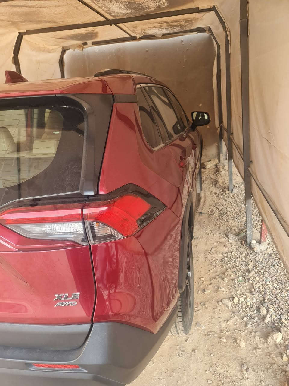 راف فور 2019 XLE بريميوم فول مواصفات الياباني الاصلي يعني رقم الشاصي يبدأ بحرف(J) بانزين فقط مو هايبرد السياره وضع الوكاله رقم بغداد مناقصهه برغي بجم كبس مكفول صور الحادث مرفق بالمنشور بيهه قطع صبغ ماشيه 72 الف ميل 
السعر 175$ بيهه مجال بسيط مكان السياره بغداد الكرخ للإستفسار الاتصال على الرقم او وتساب ***********
