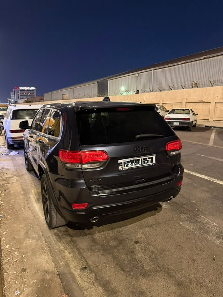 جيب مديل ٢٠١٥ ادوات 
كصة جنطه 
فول مواصفات 
سياره جاهزه 
طخم تاير جديد 
حداديه من الطول للطول جديده 
ربل محرك جديد 
تبريد مابي عطل 
مكينه حلوه سياره ماناقصها اي شي 
سعر ٧٥ 
مكاني بصره 
سياره متومه سنويه اصليه وارقام 

***********
