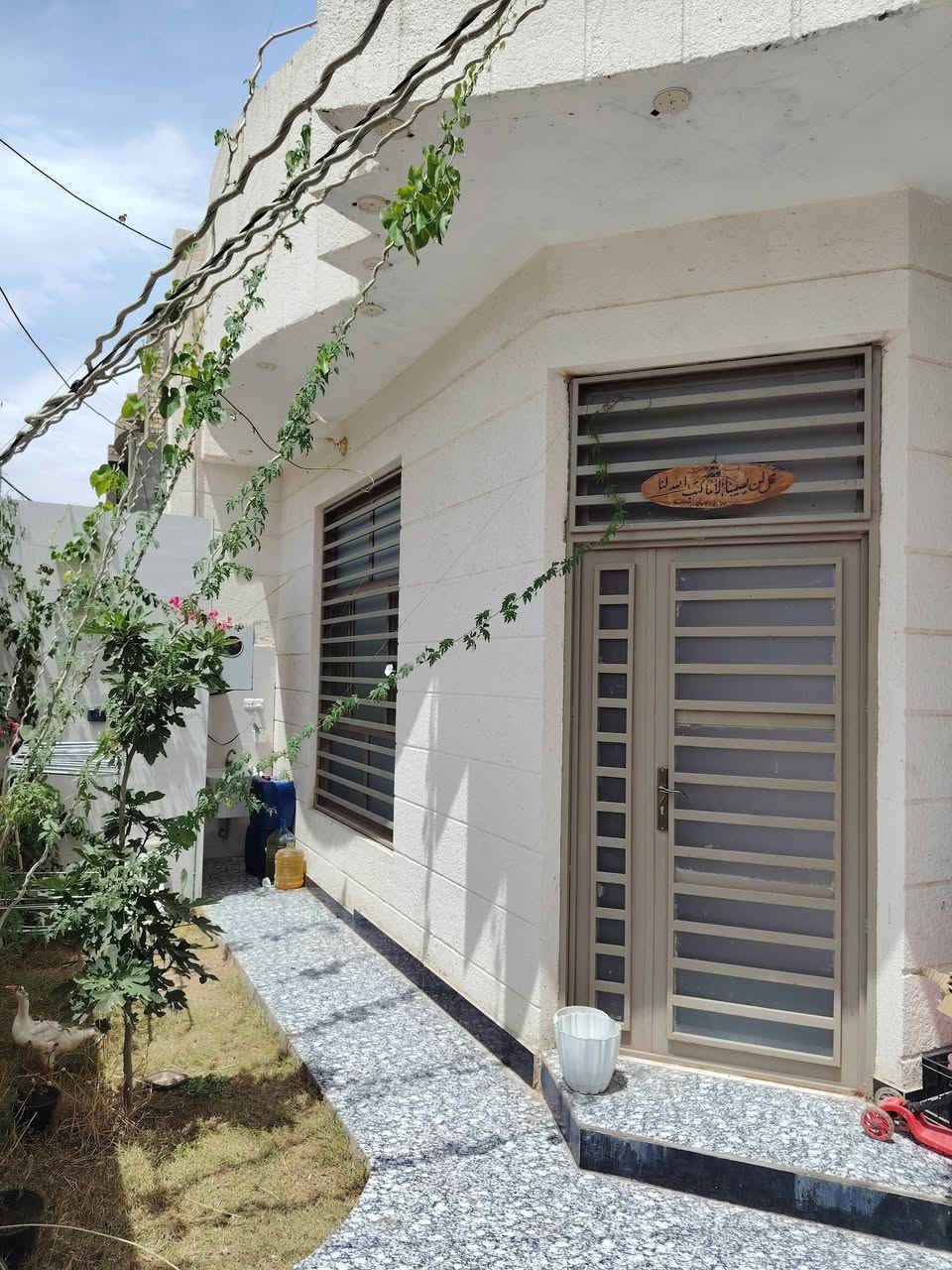 .
🏡دار للــبــــيـــع حـي الجمعـــيات منطقــــة               حجي حســــن  الأولى المسيجـــه زراعي سند ٢٥
     🛑 قــــرب الفلا    🏰       🛑
        
🏠المساحه (200)متر10x20يتكون الطابق الارضي 🏠
         🔥موقع ممتاز جدا  شارع10🔥

  🏘️غرفتين نوم 5×4وربع_صاله 9ونص .                 استقبال 4×6بيتونه_  🏘️
مناور عدد 2.       متر ونص في 3
        🏘️مطبخ 5ونص ×3ونص +حار متر ونص 🏘️  🏘️
        🚽صحيات داخليه 2ونص×3 
        🛁 صحيات خارجية 1ونص

     🛑للاستفسار مراسلةعلى واتساب

        (📲***********
 علما حاليا الـــدار فـــارغ...
