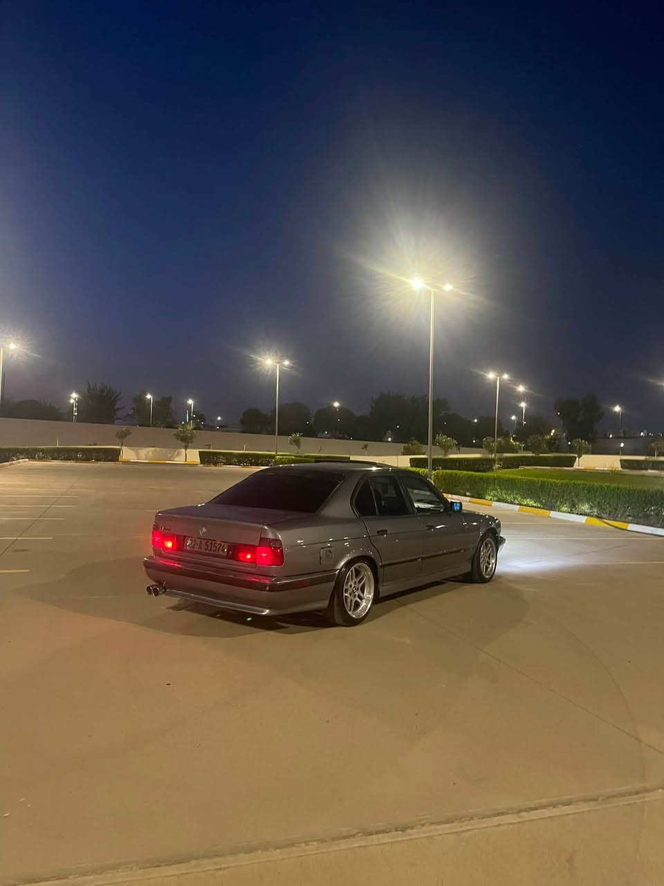 1992
525iبيلاد توماتيك 
سلايت ته له فون جار جام كا ره باي ايبييس ته بريد له كه ر سويجى بيش كه وره و زور مواسفاتى تر    كامل كرابته ١٩٩٥ 
سه نه وى هه تا ٢٠٣٠ جركه و سه ت دولارى بشكينه ماشالله ده ويتن يه ك دينارى له و سه ياره ى مه سروف ناكه ى  
***********
