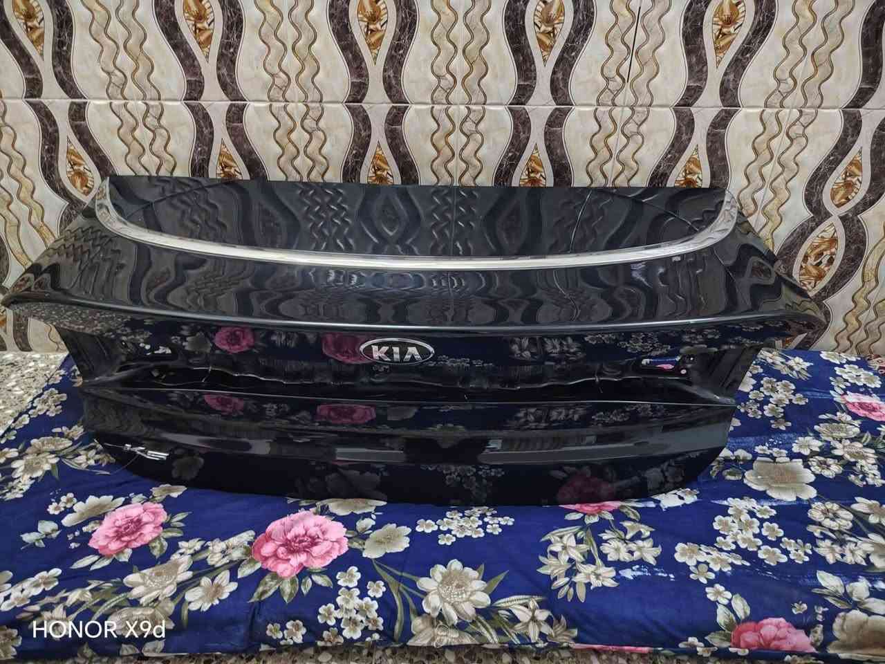 السلام عليكم من رخصه الادمن المحترم صندوك جنطه كي 5 امريكي بعد زيرو للبيع العنوان بغداد الكرخ العامريه رقم الهاتف واتساب ***********

نص مكتوب في الصور:
- HONOR X9d