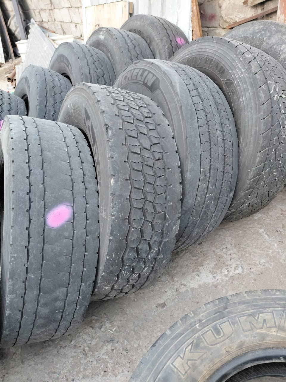تايرات جميع الاحجام  مال حاوية متوفره 22 ونص كل شيء متوفر موجود العنوان الموصل  حي البعث يوجد توصيل لجميع محافظات العراق باله اصلي
***********
مكتب المقداديه
