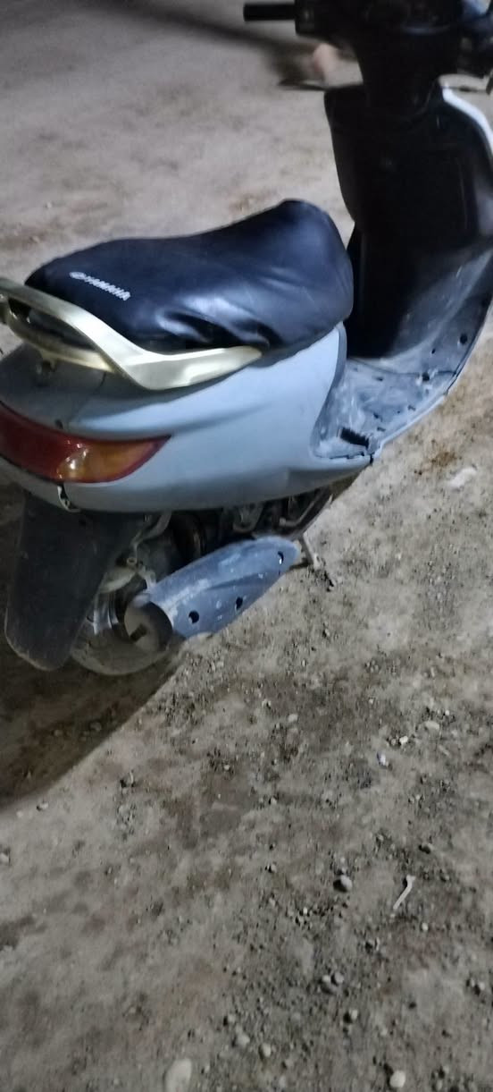 متاح دراجه فحل فراشه بيع مستعجل السعر ٣٠٠ وبيها مجال كلها شغاله فول حله حي الامام الاتصال ***********    دراجه اي نقص مابيها
