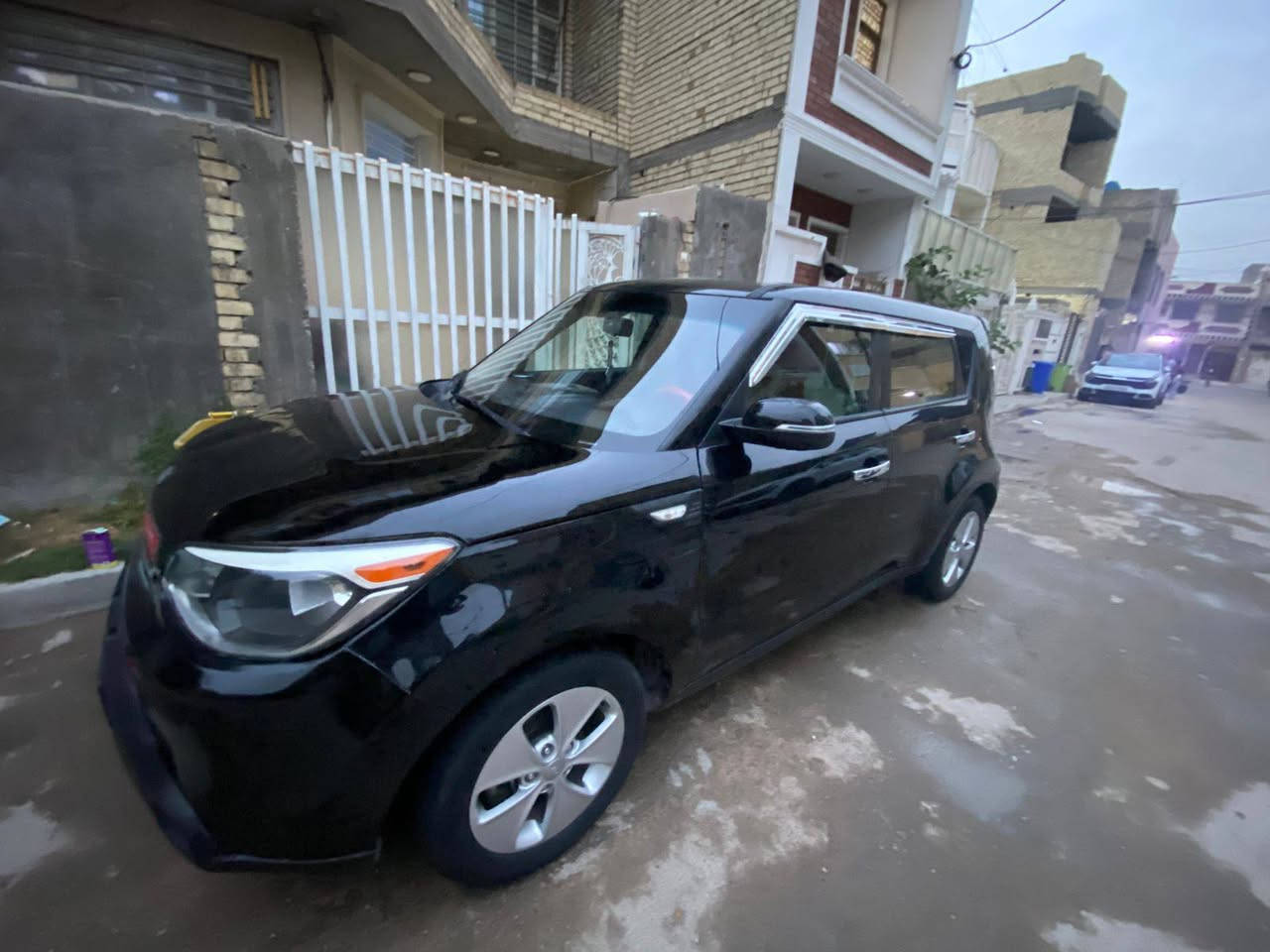 كيا صول موديل ٢٠١٤ ماشية ٩٥ مكينة بالضمان قبل كم يوم سويتها 2000gdi شرط بنزين عادي ماكو اي دوانز منضومة تبريد جديده شاشة و٣ وضعيات قيادة مسويلها ادامه كامل *********** السعر 92 رقمها ديالى مكان السيارة بغداد المحمودية.
