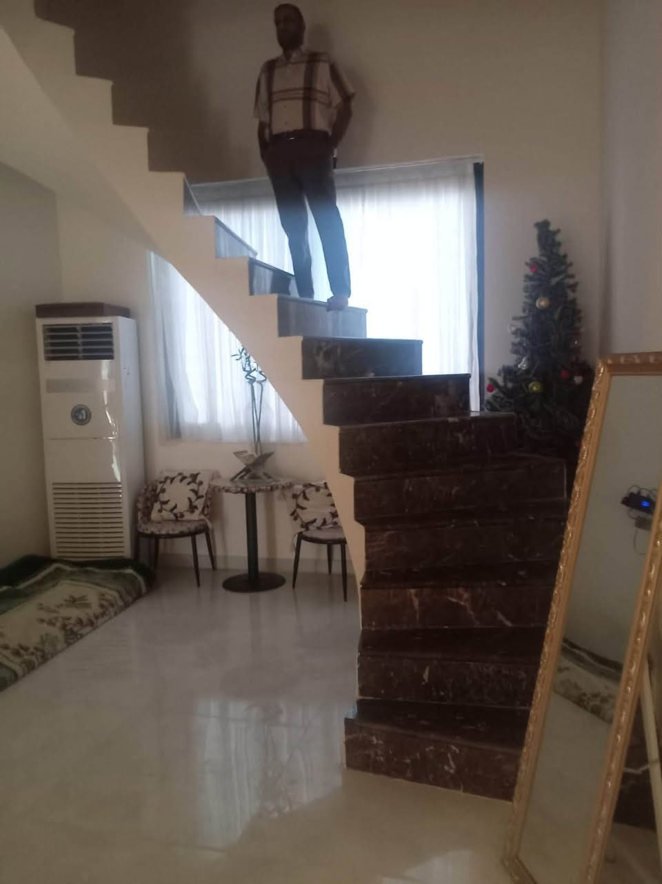 دار للبيع المساحه 450متر 
العنوان حي الثقافي
3غرف نوم 
صاله  ستقبال
صحيات 
للتواصل ع الارقام
***********

‭+964 785 500 1460‬
عنوان المكتب ام الخيل سوق العصري مكتب عشتار للعقار
