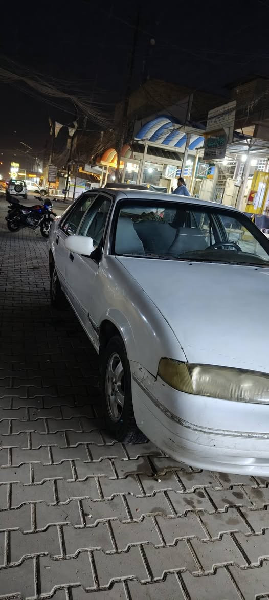 فراشه 96 كير محرك خير من الله السنويه ساقطه صارله شهرين  مكان السياره بغداد السعر 30 وبيه مجال  الحسينيه ***********
