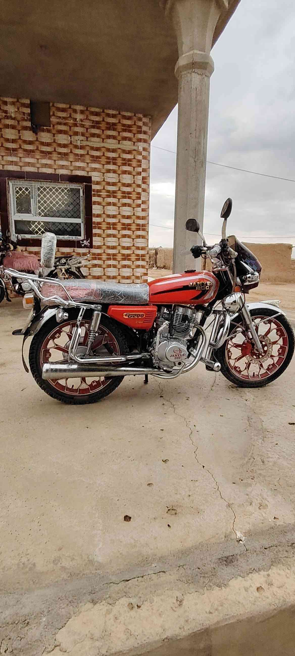 جني • ٢٠٠ • موديل ٢٥