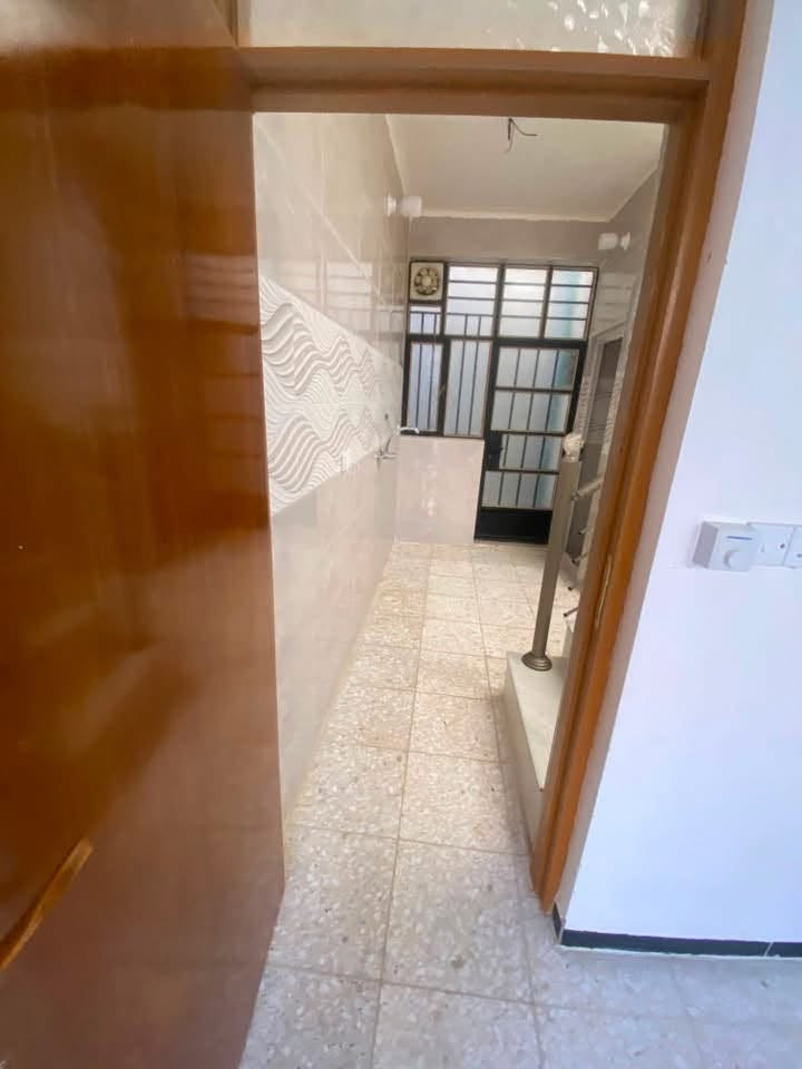 دار للبيع . المساحه 50متر
( طابو ملك صرف سكني) 

يحتوي على 
استقبال ومطبخ 
غرفة نوم 
وصحيات متكامله 

  📍📍الموقع في منطقة الانتصار 
بغداد
طريق الشعب الحسينية الراشدية 
للاستفسار ***********
