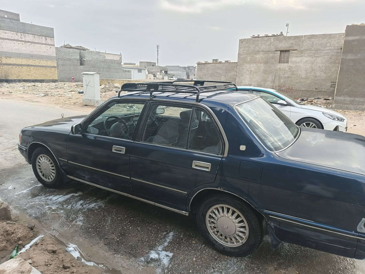 ارنب مديل 92 رقم انكليزي الجديد السياره ب اسمي مصبوغه عام  وبيها جراد بلقماره   السياره بيها حادث ومرجع على البارد صوره الحادث موجوده الباقي مكفول  المكينه مجفته قبل شهرين والكير جديد  كهربائات تعبانه   سعرها 40 وبيها مجال *********** مكان السياره بصره حي بغداد قرب سجن حمدان
