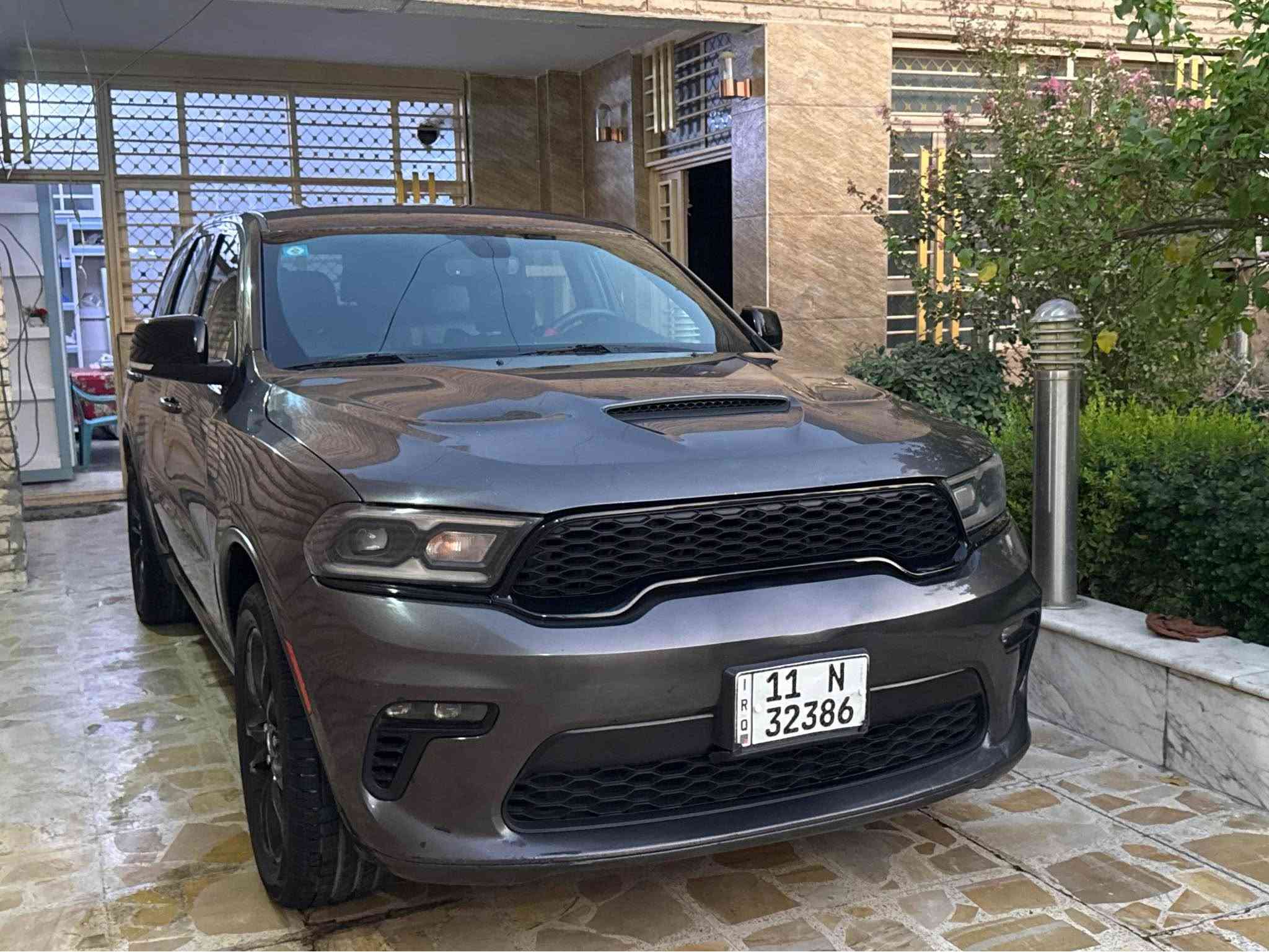 دوج دورنكو GT 
رقم بغداد باسمي هزة وسنوية جديد 
حادثهة جاملغ  وباب مبدلة لون بدون دواخل 
مواصفات 
شاشة جبيرة 
شفتات ستير 
كشنات كهرباء - جلد - حضن 
3 قطع تبريد 
7 اراكب 
خزن ميموري 
جنطة كهرباء 
تشغيل عن بعد 
نضام ترحيب كشن
تدفئة كشنات  امامي خلفي
تخم تاير جديد 
صدر بعدة شركة 
سعر 225 
مكاني بغداد البلديات 
*********** بغداد, العراق
