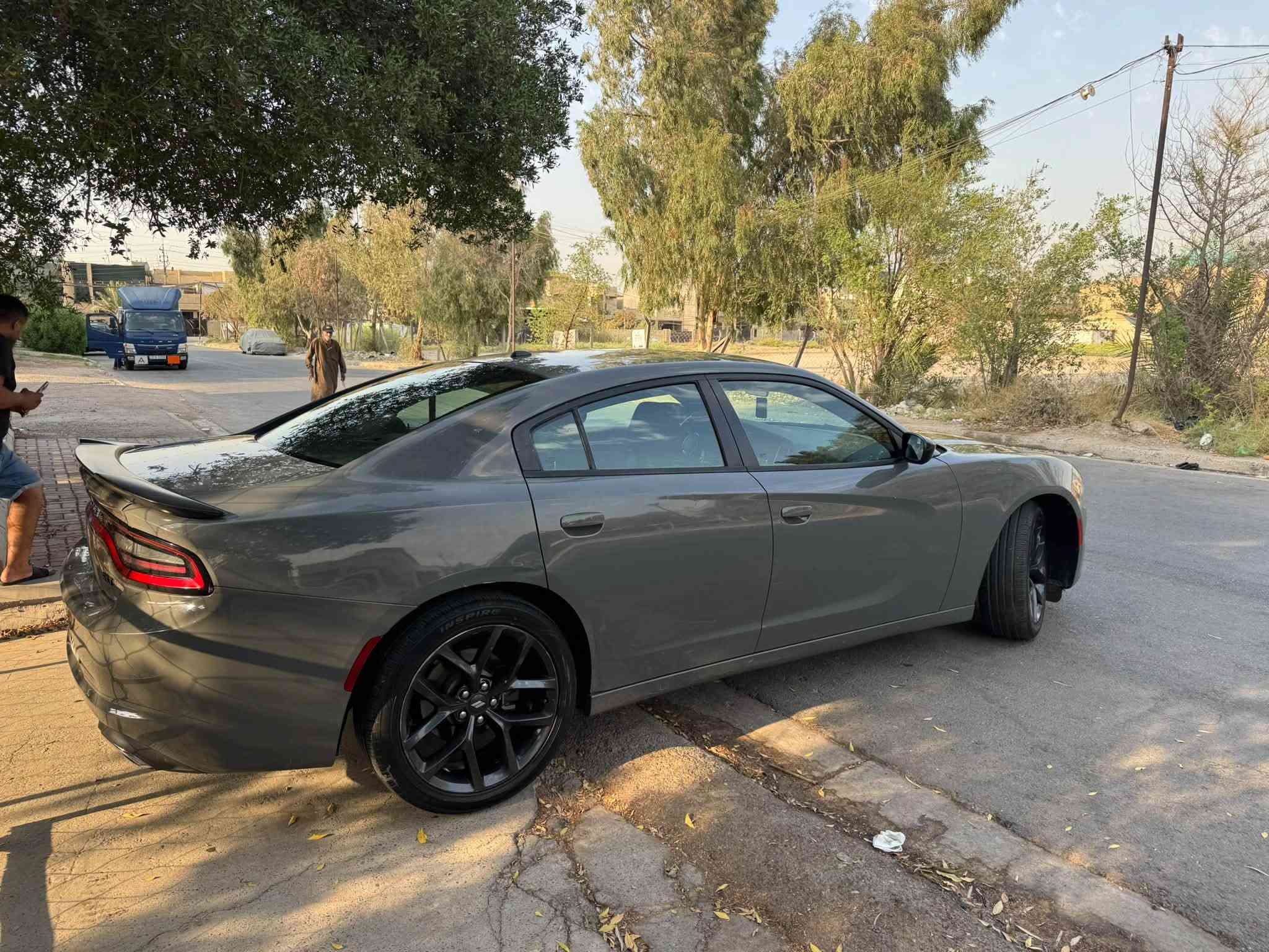 السلام عليكم
جارجر مديل ٢٠١٩ سمنتي مميز للبيع فقط السياره حادثها جاملغ خلفي فقط صبغ قطعه وحده بدون ايرباك تخم تاير جديد صدر جديد السعر ٢٠٠ورقه  للاستفسار لاتصال ع ***********
*********** مكاني بغداد السيديه شارع التجاري
