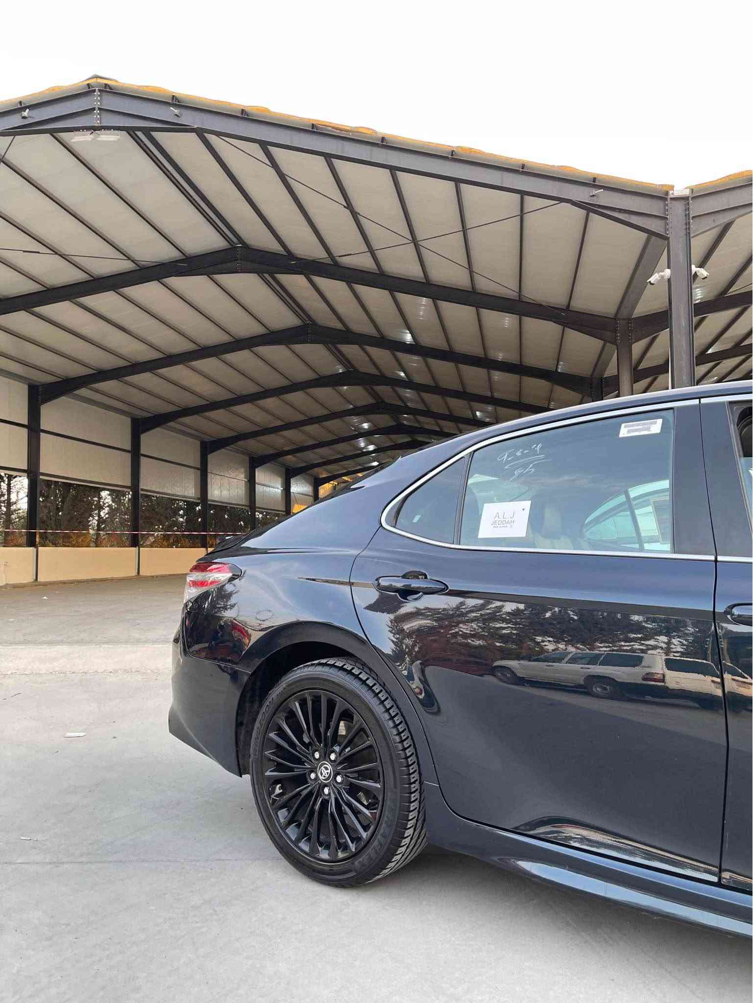 یۆتا کامری ٢٠٢٠ (Toyota Camry 2020 SE)
 مۆدێل: ٢٠٢٠
 مواسەفات: SE
 بۆیاخ: یەک پارچە و نیو بۆیاخە (بەپێی پشکنینی سۆنەر)
 ئێرباگ: بە شەرت هیچ ئێرباگێکی نەتەقیوە (سەلیم)
 گێر و مەکینە: بە شەرت
 سەنەوی: تازەیە
 ڕۆشتن: ١٢٥ هەزار
 باری گشتی: زۆر خاوێنە و ڕەسمی سۆنەری دانراوە 
 سعر: ١٥٥ وەرەقە (١٥,٥٠٠$)
 ژمارەی پەیوەندی: *********** (ڤایبەر و وەتسئەپی لەسەرە)

4T 1M11AK6LU393760 رەقەمی شانسی 

الإعلان باللغة العربية:
تويوتا كامري ٢٠٢٠ (Toyota Camry 2020 SE)
 الموديل: ٢٠٢٠
 المواصفات: SE
 الصبغ: قطعة ونصف صبغ (حسب تقرير السونار المرفق)
 الإيرباك: بشرط سليمة بالكامل (لم يتفجر أي إيرباگ)
 القير والمحرك: بشرط وشرط الفحص
 السنوية: جديدة
 المسافة المقطوعة: ١٢٥ ألف
 الحالة العامة: سيارة نظيفة جداً
 السعر: ١٥٥ ورقة (١٥,٥٠٠ دولار)
 رقم التواصل: *********** (متوفر فايبر وواتساب) السليمانية, العراق
