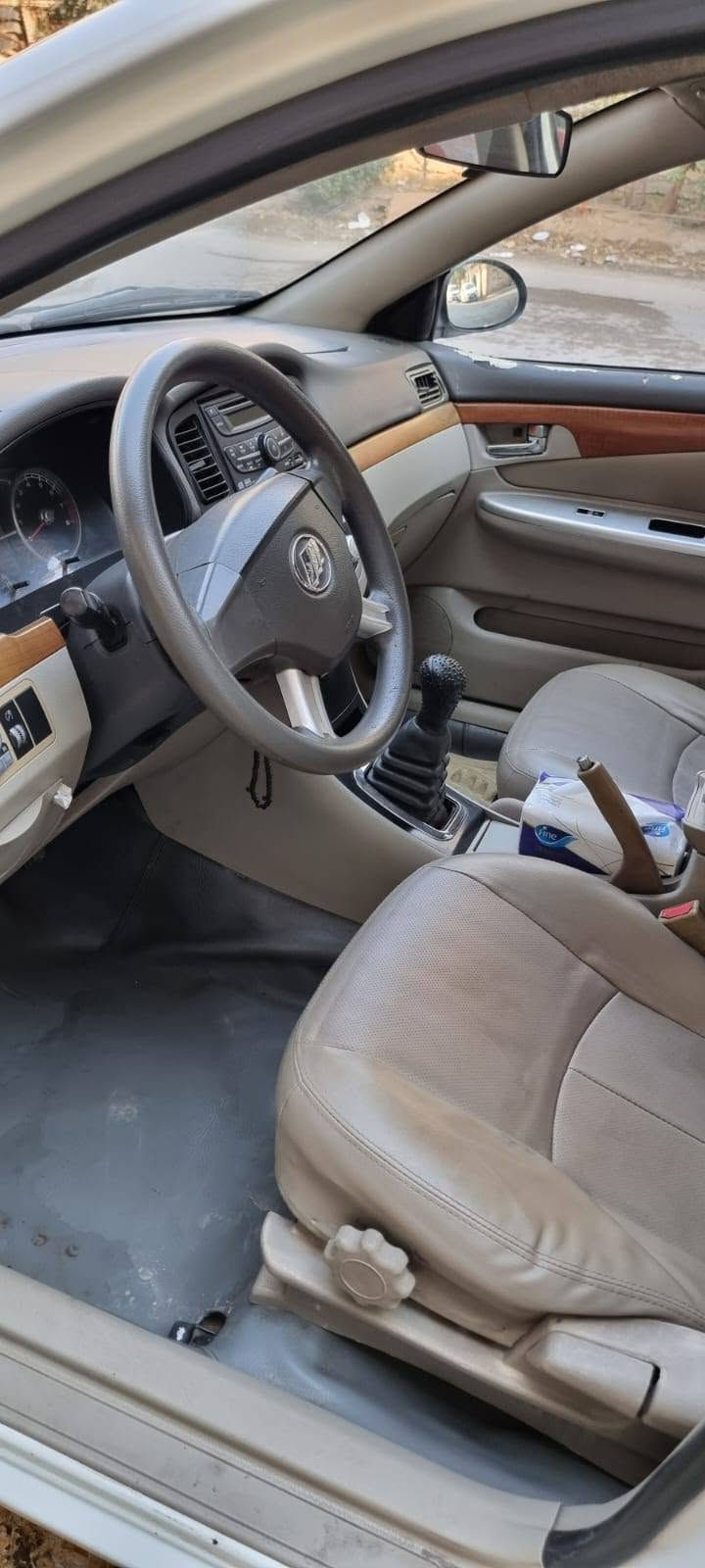 ليفان ٦٢٠ • ٢٠١٣ • طخة جهة السائق