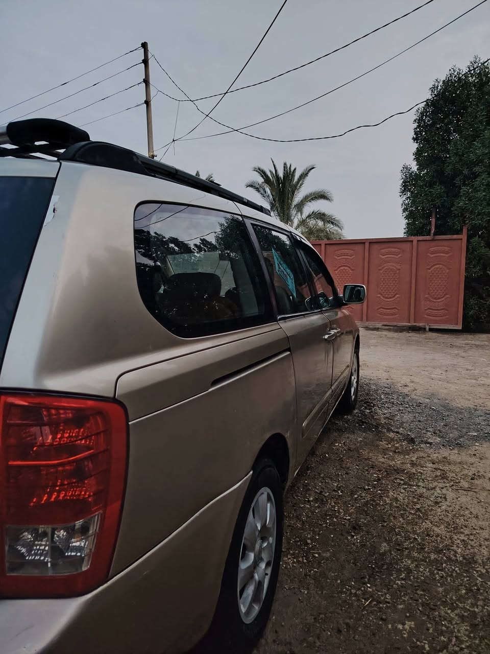 سلام عليكم كيه سيدونه كاز موديل 2008 وارد أمريكي ضربتها باب سلايت وجاملغ ما عابر سعر 112 وبيه مجال مكان السياره السماوه 
***********

