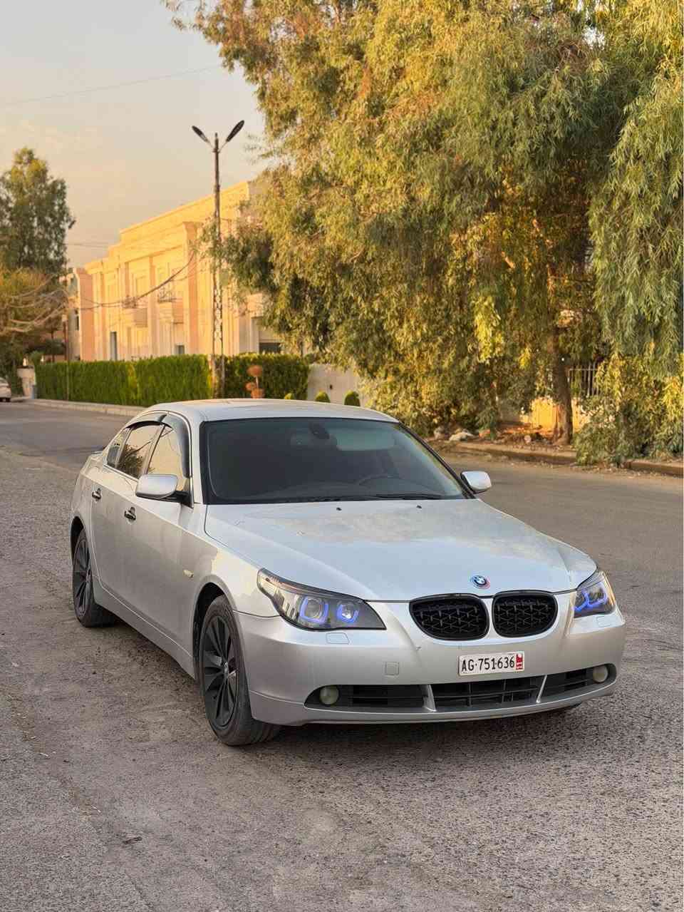 بیئێم چاو و برۆ مۆدێل 2005 رەقەم ئەوروپی مەنەفێست و پاکانەی هەیە هەتا سەنەویشی بۆ کراوە ماڵی مەدەنی بەشەرتە کامل سپۆڕت کراوە موس و بڕاوە بەشەرتە فولە بەس سلاید نیە نرخی ٦٩ وەرەقە و مەجالی تێدایە
ڕەقەم تەلەفۆن  *********** أربيل, العراق
