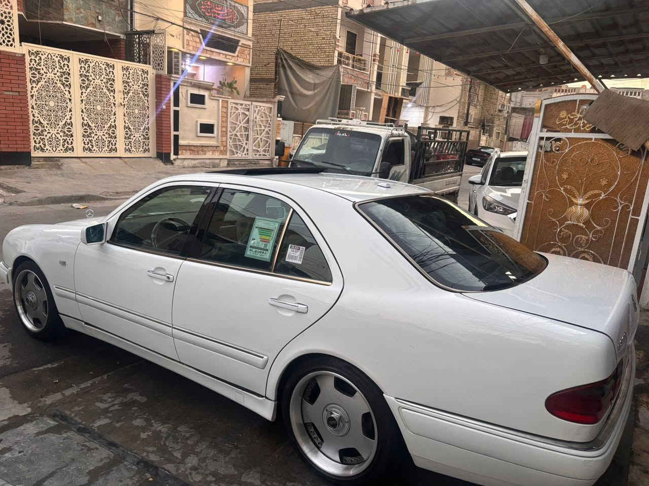 🚘 للبيع مرسيدس E210 موديل 1996 🚘
السعر 80 ورقه وبيه مجال حك الجيه 
إذا تدور على سيارة نظيفة وحالتها تشرح الخاطر، هاي فرصتك.

✅ فول مواصفات
✅ سلايد
✅ كشنات كهربائية
✅ تبريد 3 قطع
✅ قاعدة كلاصات VIP
✅ ثلاجة داخلية
✅ تبريد بلادي ثلج ❄️
✅ سيارة بلادي بالكامل
✅ صبغ عام تجميلي فقط
✅ النصبة والعظمة بحالة خرافية وبلادي
✅ الهزة بعده ما ساقطة
نقطه مهمه سياره تحويل نظامي مباشر ماكو كل مشكله 
ابد ومكفوله من كص  

السيارة مواصفاتها وتفاصيلها أكثر من تنذكر، واللي يشوفها على الطبيعة يعرف قيمتها.

💰 السعر أقل من سعر السوق بسبب ظرف صحي ومستعجل على البيع فقط، وليس لوجود أي عيب بالسيارة.

📍 الموقع: بغداد
📞 للاستفسار: ***********

رجاءً الجادين فقط، والله يبارك للجميع.
