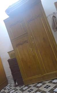كاونتر خشب • نظيف ١٠٠٪ • أبو غرق
