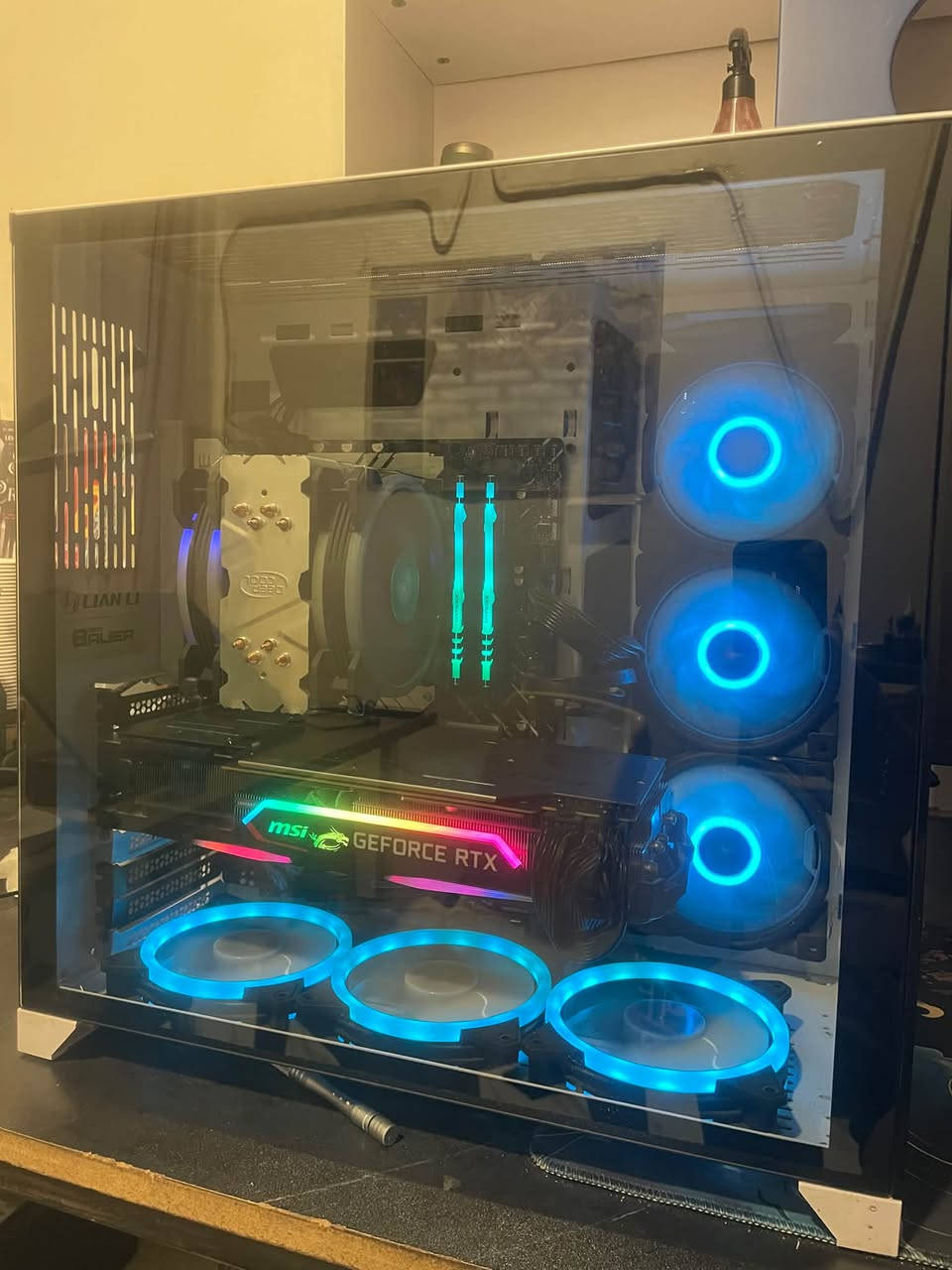 السلام عليكم 
كيس للبيع

مواصفات:
-Intel core i5 12600kf ddr4
-Z690 asus prime-p ddr4
-16gb 2x8 3200mt/s ddr4 rgb
-Msi Rtx 2070 super gaming x trio 
من اقوه النسخ مع الستاند مالته 
-ssd 512gb+500gb hdd
-Case lian li o11 dynamic with argb 6 fans
-deepcool air cooler
-750w gold power supply

السعر مليون و١٠٠ وبي مجال
مكاني بغداد-الدوره
***********

