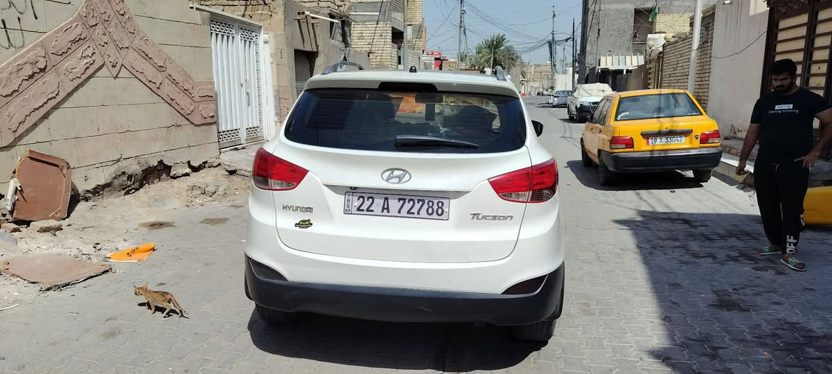 هونداي توسان فول مواصفات بنوراما رقم اربيل 2010
بيها فقط بارد شي بسيط السعر 115 وبيها مجال حك 
الجيه تريد تحويل او وكاله اني جاهز رقم الموبايل *********** اني مكلف بالنشر وشكرا
