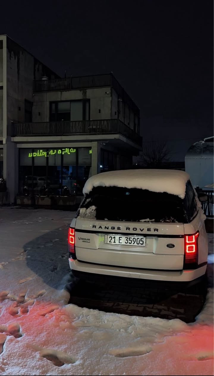 ڕانج ڕۆڤەر ڤۆگ 2014. ئۆتۆبایگراف خلیجی سفری شەریکەی سەردار  زەمان مەکینە مەرغوب زەمان بەنزین هەشت بستۆن سوپەر چارچ  سەیارەکە زۆر جوانوو تازە ماوە تەوە 100,000هەزر کیلۆمەتر ڕۆیشتوە هەموو گیانی لەسەر دەقی شەریکە ماوەتەوە یەک برغۆی بانەدراوە                
فوول مواسەفات ٣ شاشەو سەماعە پانۆڕاما بەسمە تەبرید شاشە حەساس هیتفۆن سەماعەی meridian کوشن جلد ساردوو گەرم درگا سەحب و سدوق شەفت کەلە دیڤیدی سەلاجە ڕادار سوکان کارەبای ئاوێنە ڕادار کارەبای زۆر مواسەفاتی تر سەیارەکە زۆر بەجوانی و پاکی ماوەتەوە ناوی کوشنوو سەقفی لۆک لۆکە سەنەوی و ساڵانە و ڕێگە و هەزەی و فەحسی نوێیە بە ناوی خۆمەوەیە لەدەعمی پێش تا دەعمی دوای بەشەرت یەک پەڵە بۆیاخی هەیە لەسەر شوخت گێڕوو مەکینەوو کارەبای بە شەرتی ١ مانگ  گێڕوو مەکینەی  نە کراوەتەوە بە شەرت وەک سفر وایە سەوت و سەرف و خەلەلی بەشەرت دەبڵل جوپی بە زەمان 
٤ تایەو ویلی لۆکی لە ژێرە 1,600$ دراوە بە تایەوو ویلوو عەتەر سەیارەکە زۆر جایزە سعر 275$
*********** السليمانية, العراق
