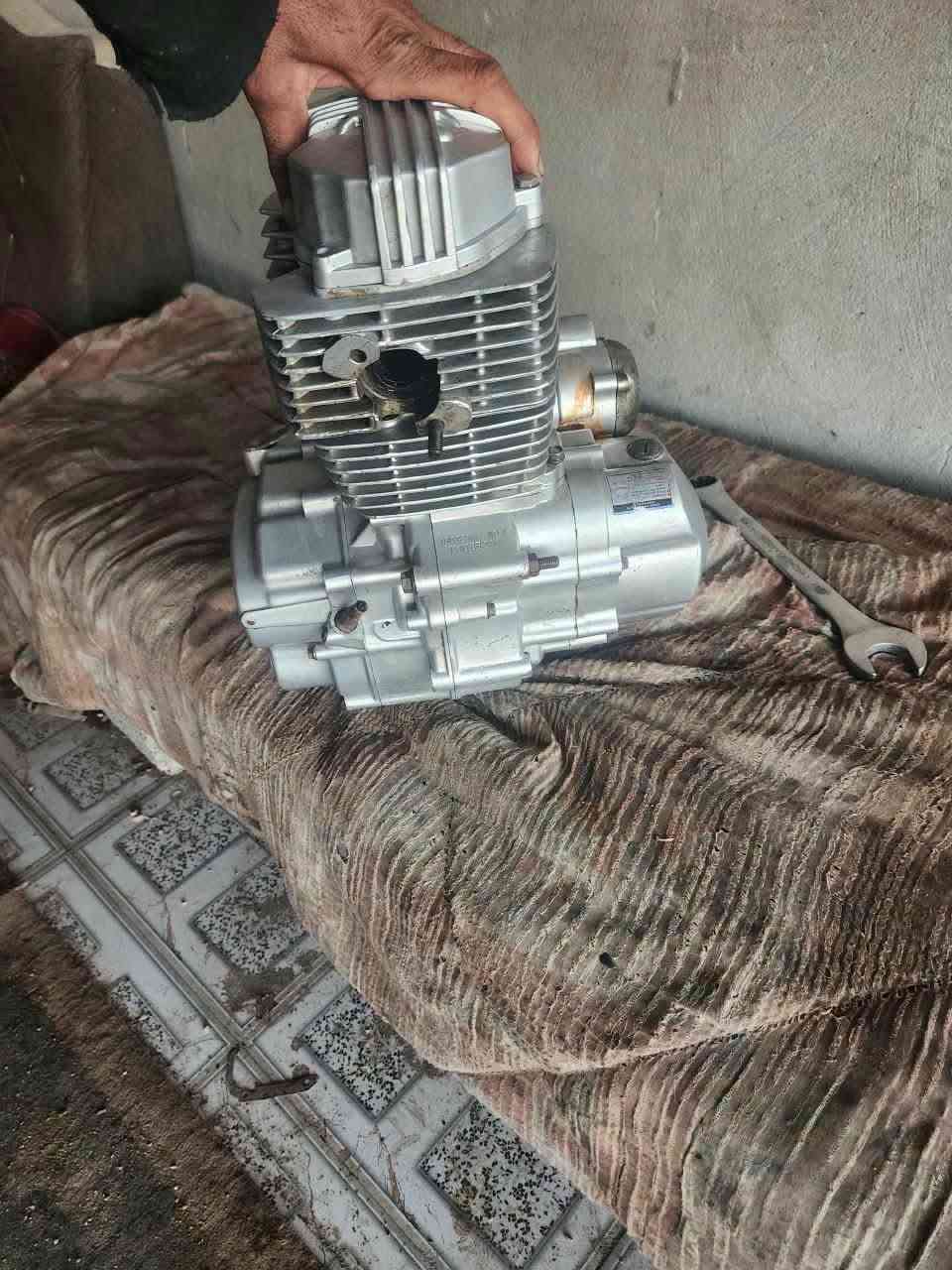 سلام عليكم مكينه دراجه 200ccكوم حديد هل موجود متروكه متروكه كوم حديد سعره ٧٥ وبيه مجال بسيط كلش مكان بغداد نهروان ***********

