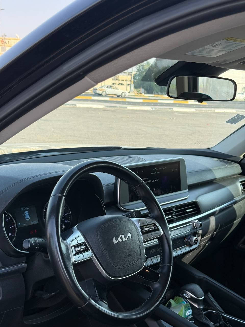 كيا تيلورايد 2022 LX للبيع 🚙
🔹 الفئة: LX
🔹 الممشى: فقط 28 ألف ميل
🔹 المحرك: V6 سعة 3.8 لتر
🔹 القوة: 291 حصان
🔹 القير: أوتوماتيك 8 سرعات
🔹 الدفع: AWD دفع رباعي
🔹 عدد الركاب: 8 ركاب

المواصفات:
• شاشة وسطية
• Apple CarPlay
• Android Auto
• كاميرا خلفية
• حساسات خلفية
• مثبت سرعة
• إضاءة LED
• مساحة داخلية واسعة

✅ السيارة بحالة ممتازة

🇺🇸 السيارة مستوردة على أساس كلين
📸 الصور مال أمريكا مرفقة، وتبين بيها كلير 4 قطع بالجانب الأيمن، كلير فقط.

💰 السعر: ٢٢٥$

📍 العنوان: كربلاء
📞 ***********
