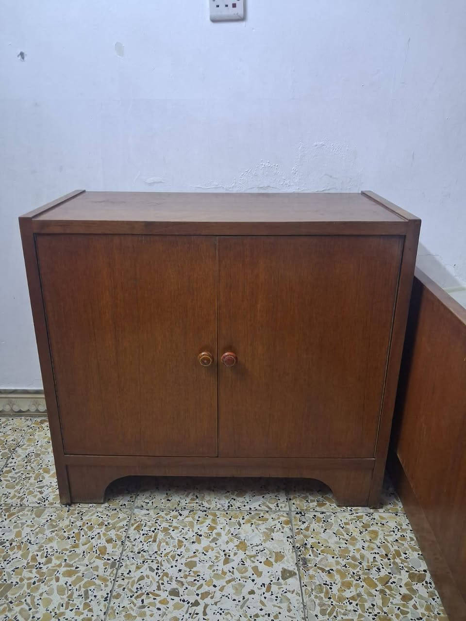 سلام عليكم غرفه للبيع ب900 وبيها مجال للاستفسار ***********
