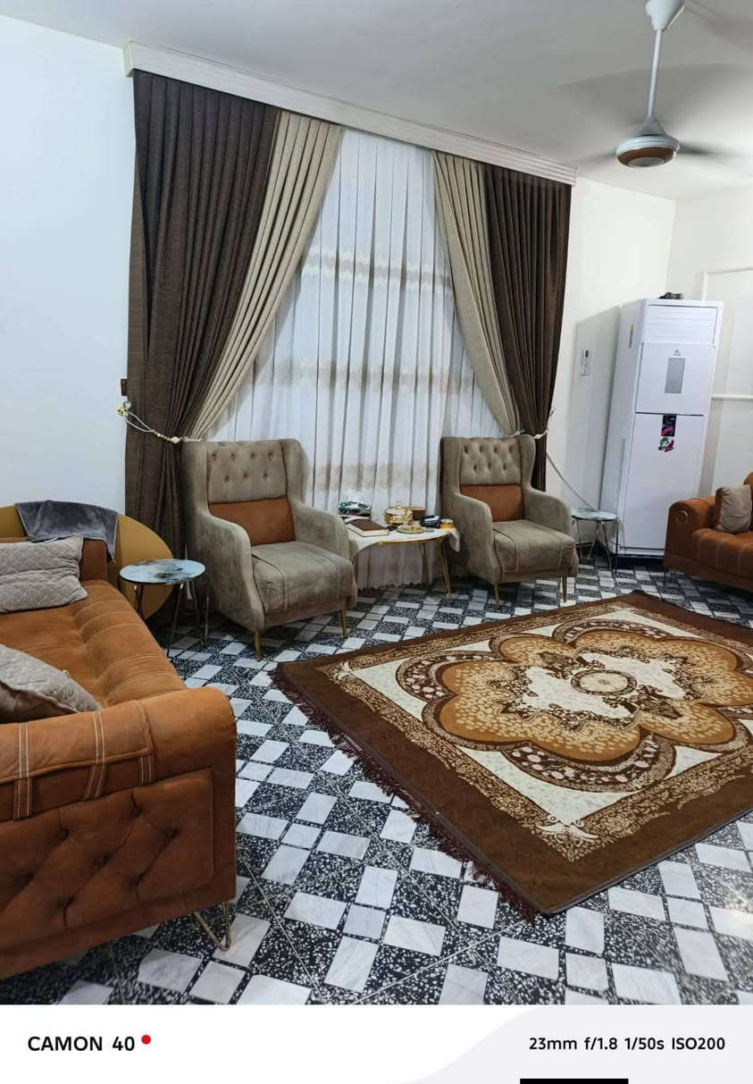 السلام عليكم دار للبيع مساحة 200 متر طاقة زراعي سند2025 قرار محكمة يحتوي على استقبال ومطبخ وصالة كبيرة جداً غرف نوم عدد اثنين وصحيات عدد اثنين ومناور عدد اثنين خطين ماء خطين كهرباء بناء درجه اولى سطح شتايگر مع غرفتين في الطابق الثاني بعدهن ما كاملات الموقع بغداد جسر ديالى الجديد السايد الواحد شارع ملايين السعر 105 الرقم ***********
