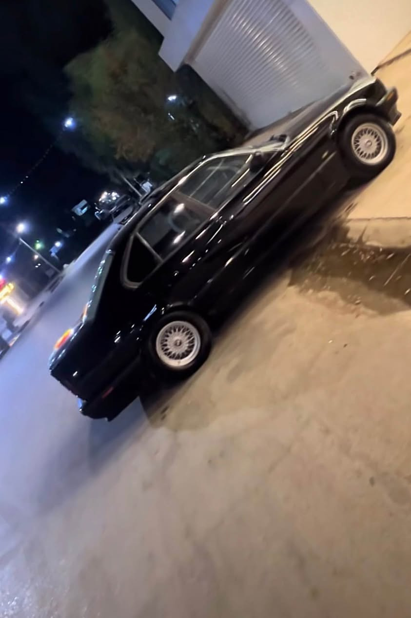 525 كير عادي كيرو مكينة بشرط رقم هولير سنوي جديد بيطاقة بانزين موجود مابي اي مسرف. ***********
‏*********** كركوك, العراق

نص مكتوب في الصور:
- RONAKI
- Erbil, Iraq
- ماشآ الله
