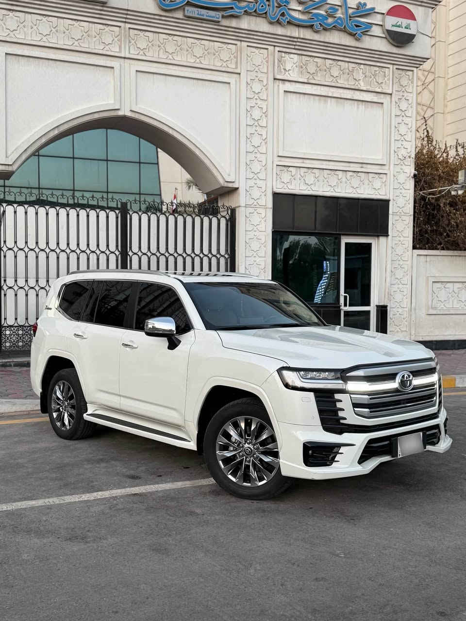 لاندكروز VX توين تيربو 2022 
السيارة ضمان وكالة ساز 
السيارة بيهه بنيد مبدل اصلي من الوكالة وبيهه بارد بسيط بل جنطة 
السيارة ماشيه 112
السعر 580$ وبيهه مجال
مكان السيارة بغداد - البلديات 
رقم الهاتف /واتساب ***********
