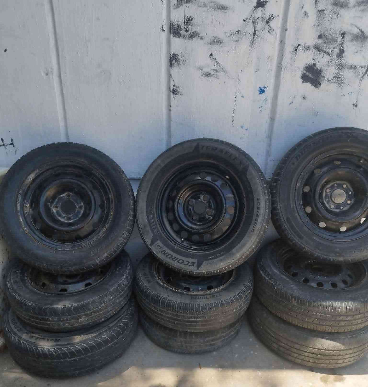 تفصيخ سايبه. وبيجو 405  كل شي موجود مكينه وكير وضفيره سلف داينموكلشي موجود بلبصرة شراي يجي خاص *********** ابواب بيجو ومشط وراديتر تبريد
