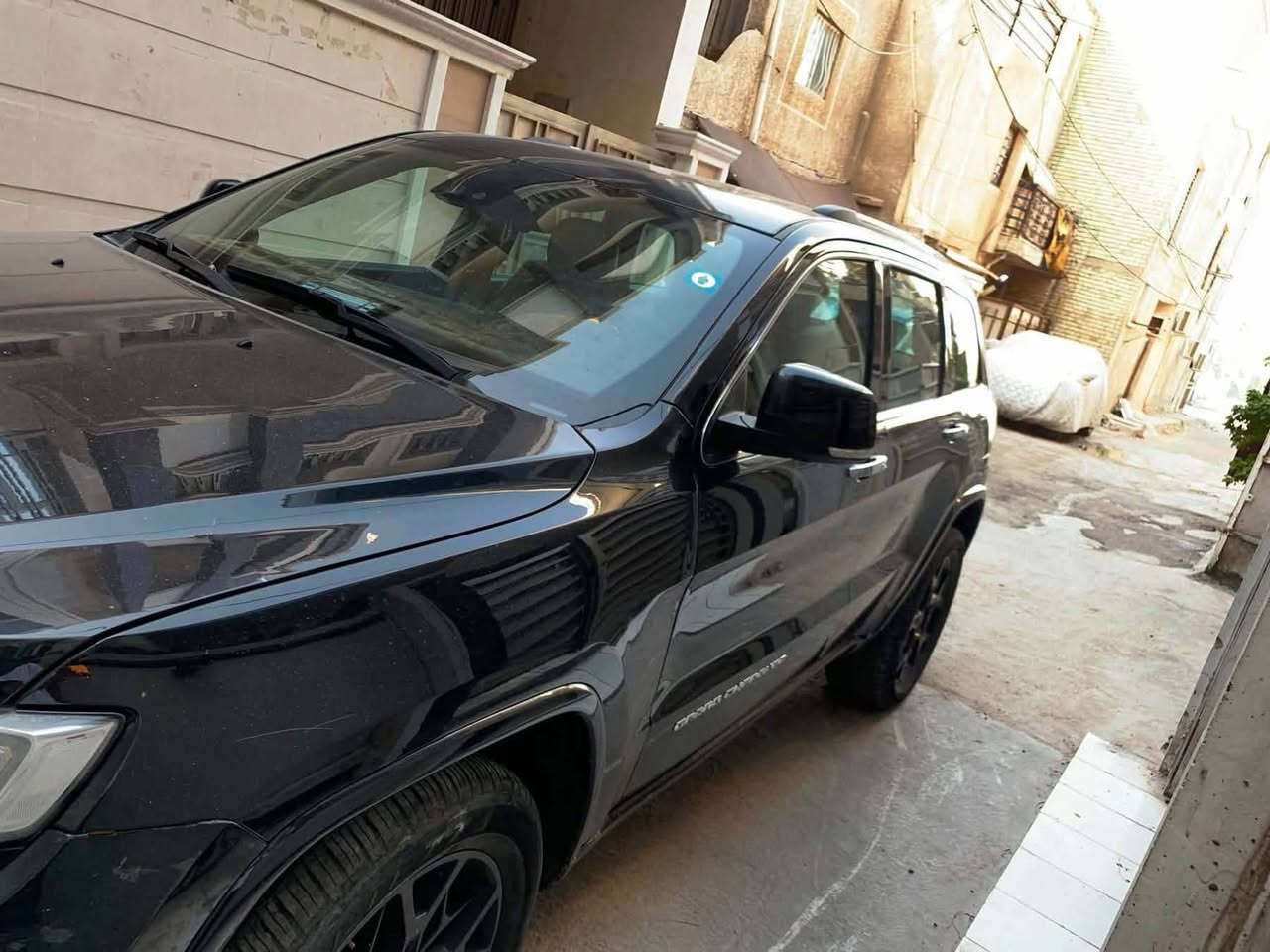 سياره Jeep Grand Cherokee 2016 
فئت وفر لاند 
سياره مليانه مواصفات  
محرك 8سلندر 
وارد خليج 
سياره نضيفه لدرجه 
رقم ***********
تفاصيل السياره خاص 
شراي خابر مو شراي لا تخابر
