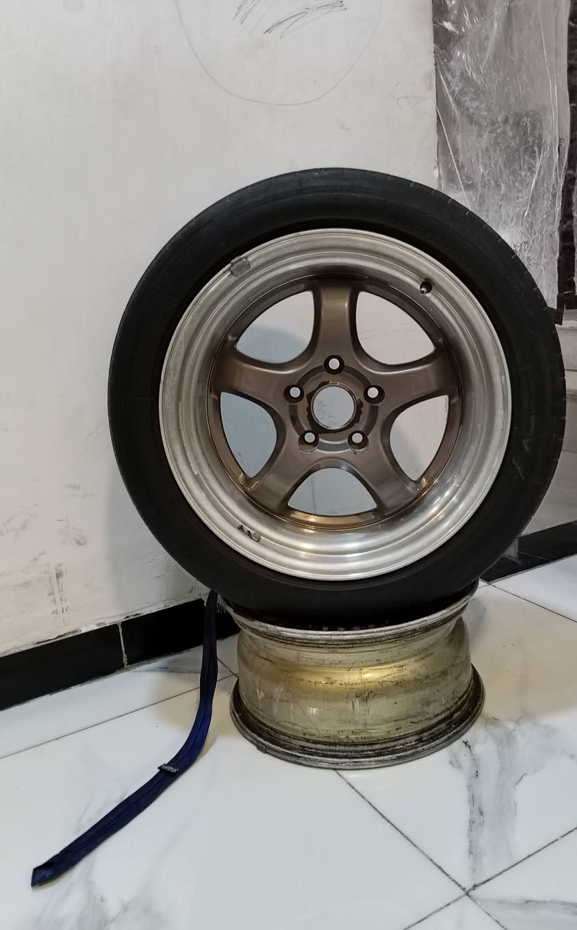 السلام عليكم 
للبيع تك ويل حجم ١٧ ويلد مال بيم دبليو بدون فطر أو لحيم السعر ٧٥ الف وبي مجال  بيع او مراوس بتك حتلو مكسور 
عنوان بغداد 
***********
