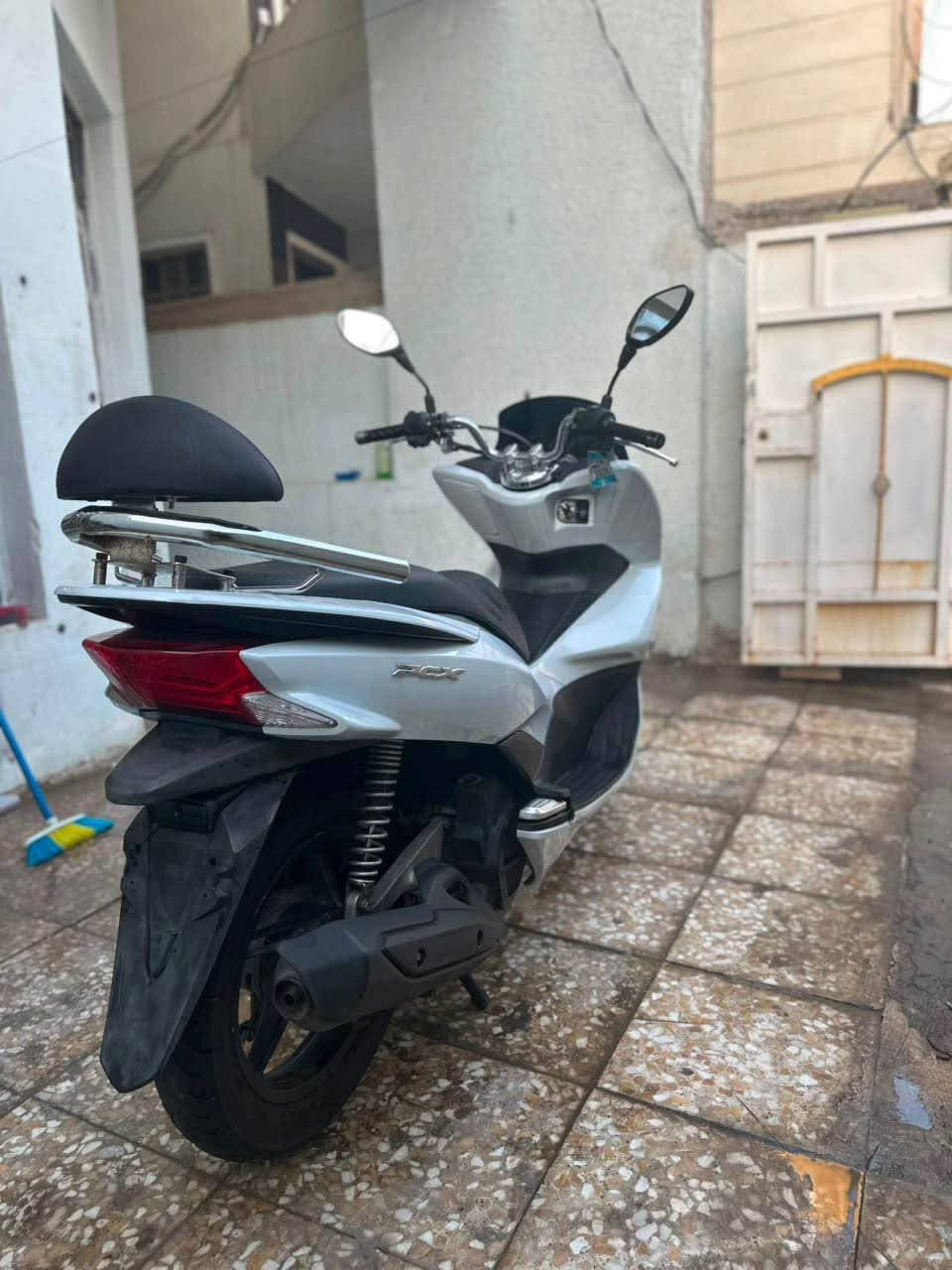 سلام عليكم بيسي اكس جيل الثاني ياباني 
السعر 1600وبيه مجال حك الجيه 
رقمي *********** بغداد, العراق
