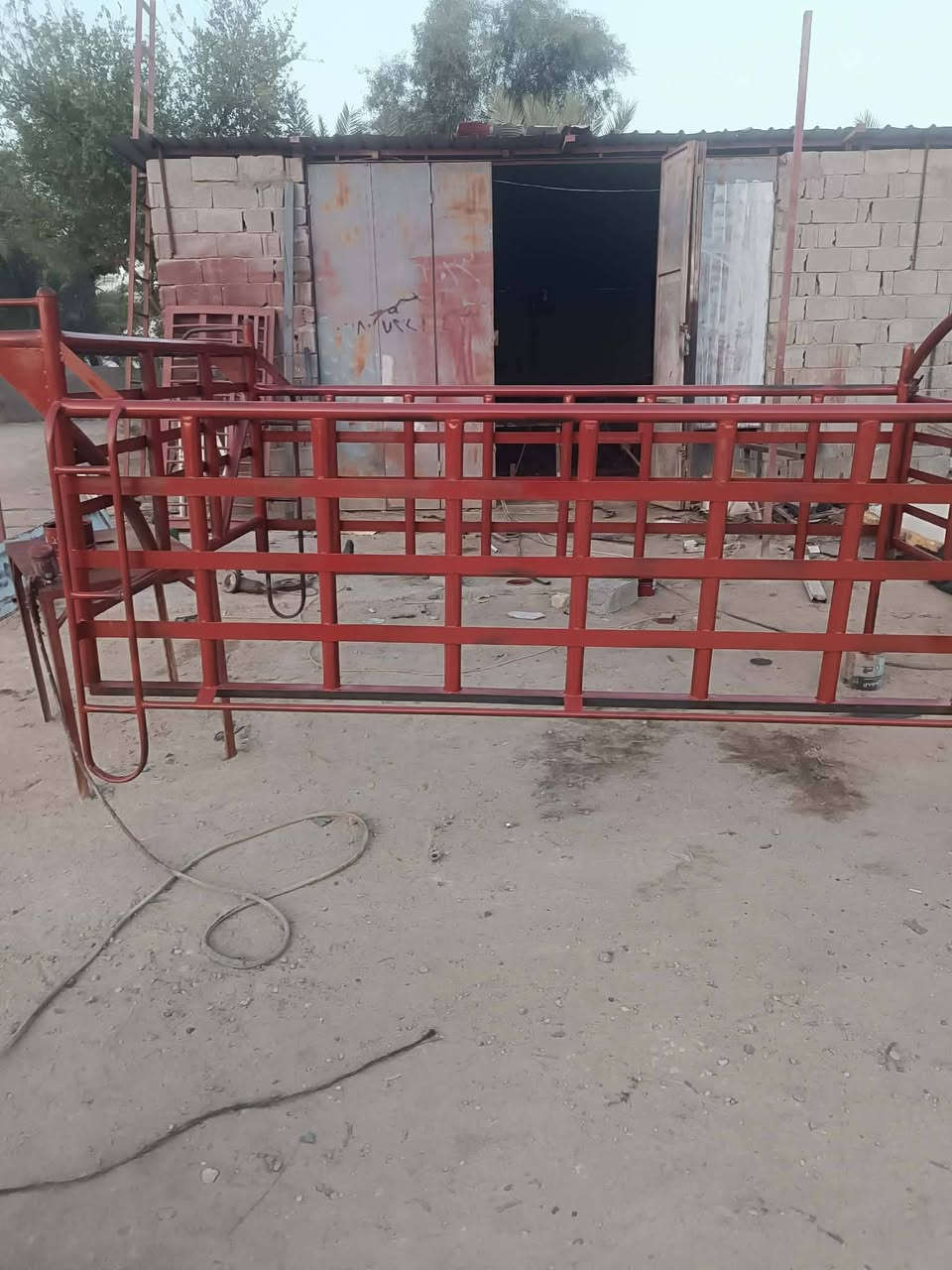سلام عليكم محجر كيا نثيه جديد مامستعمل حديد 2ملم ثقيل عنواني المسيب السده قريب عله طوريج الخاص مفتوح وهاذه رقمي ***********
