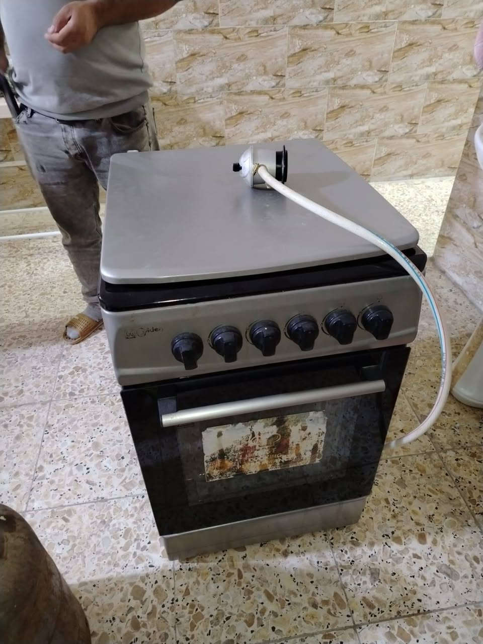 سلام عليكم  خوان كونتر البيع سعره 225الف وطباخ 125الف 
المكان حي اسياه غرب جسر المكنيك ***********
