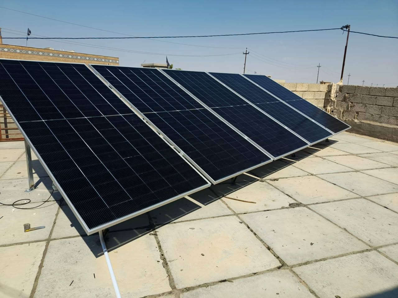 📖 بسم الله الرحمن الرحيم 📖

🚚 شركة القمة المتجددة للطاقة الشمسية 🚚

📅 التاريخ: 25/8/2026

☀️ تم بحمد الله وعونه تنصيب منظومة طاقة شمسية متكاملة

📍 الموقع: محافظة صلاح الدين – قضاء الطوز – قرية جرداغلي
👤 للأخ: أحمد هجران جرداغلي

━━━━━━━━━━━━━━

🔋 مواصفات المنظومة

☀️ القدرة النهارية: 10 أمبير
🌙 القدرة الليلية: 8 أمبير

🔆 الألواح الشمسية:
▪️ 5 ألواح Jinko
▪️ قدرة اللوح: 620 واط
▪️ ضمان 15 سنة

🔋 البطاريات:
▪️ ليثيوم BYD
▪️ السعة: 7.5 كيلوواط
▪️ استبدال لمدة 3 سنوات

⚡ الإنفرتر:
▪️ MTS
▪️ القدرة: 4.2 كيلوواط
▪️ ضمان سنة واحدة
⚡ كهرباء مستقرة وطاقة طوال اليوم

🔥 لمعرفة السعر اكتب (تم) وسيصلك السعر على الخاص

━━━━━━━━━━━━━

📞 للاستفسار والاتصال:

🏢 المكتب: ***********
📱 المبيعات: ***********

📍 زورونا في مقر شركة القمة المتجددة
طوز – شارع الإمام أحمد (ع) – قرب ماركت عمو طلعت

القمة المتجددة
🔷 ثقة • خبرة • استمرارية
