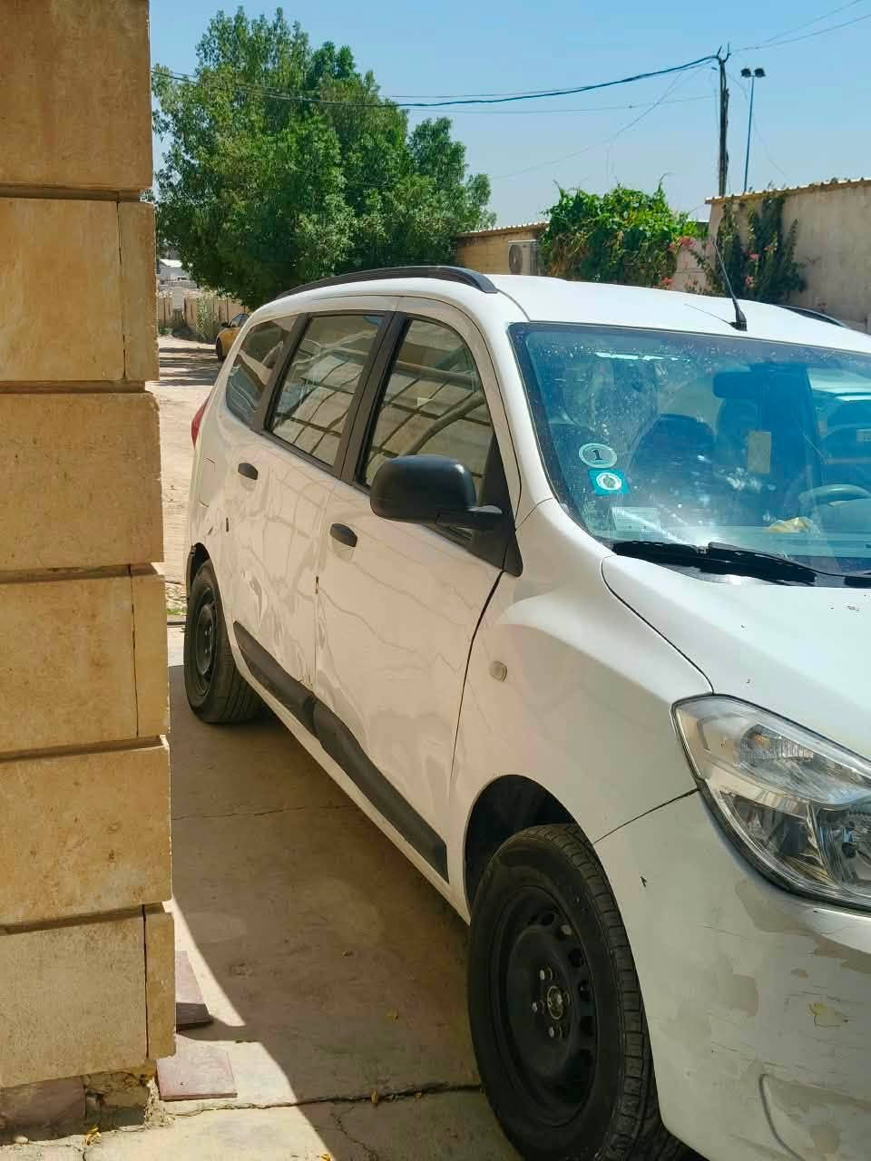 سلام عليكم رينو LODGY  للبيع موديل 2019  محرك 1600  ماشيه 85 الف  بيها ضربات موضحه بالصور رايدها 92 ورقه وبيها مجال للطيبين مكان السياره بغداد  حي الخضراء 

الاستفسار على الرقم 

***********
