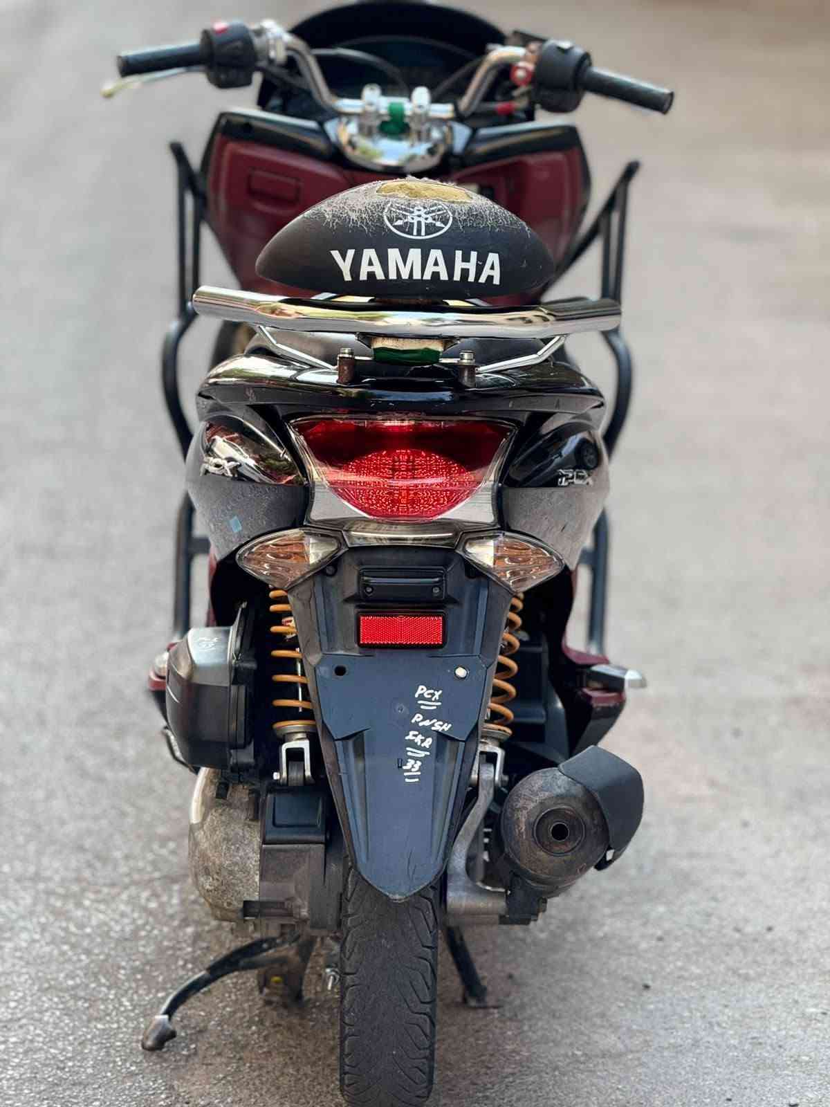 سلام عليكم....
دراجة (PSX)...(جيل الاول)  
🛵للبيع  ماشيه 28الف الفحقيقي ممتعوبه
دراجة شلعه معدل كهربائيات كلهه شغاله 
دراجة جديده  بلادية
أي نقص مابيهة دراجه مكفوله كفاله عامه بشرط علفحص اذا برغي مفتوح ترجع دراجة مال جناي 
جيب فيتر وتعال افحص مستعجل على بيعتهه السعر مليون و350
العنوان بغداد  الكرخ  الاستفسار الاتصال على الرقم 📞***********
