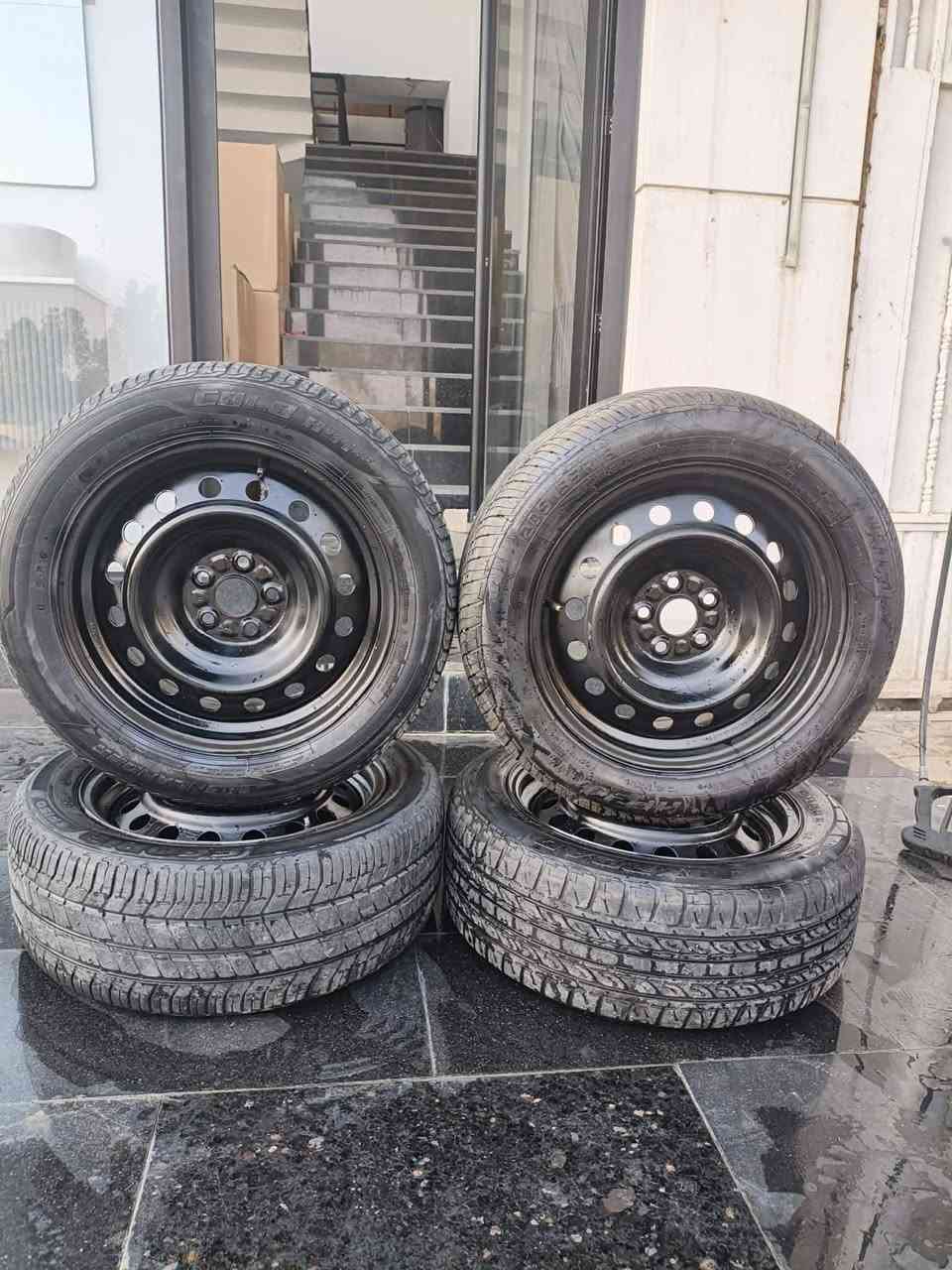 سڵاو خواتان لێبت
تایەو ویل کرۆلا 16
ویلە کان بێ عیب بە شرتی باڵانس 
تایکانی نیو داشن 
145هە زار مە عملیکی کەم
گۆرینوە دەکەین لەسەر دڵ گرتن
شوێن چەمەماڵ 
***********
